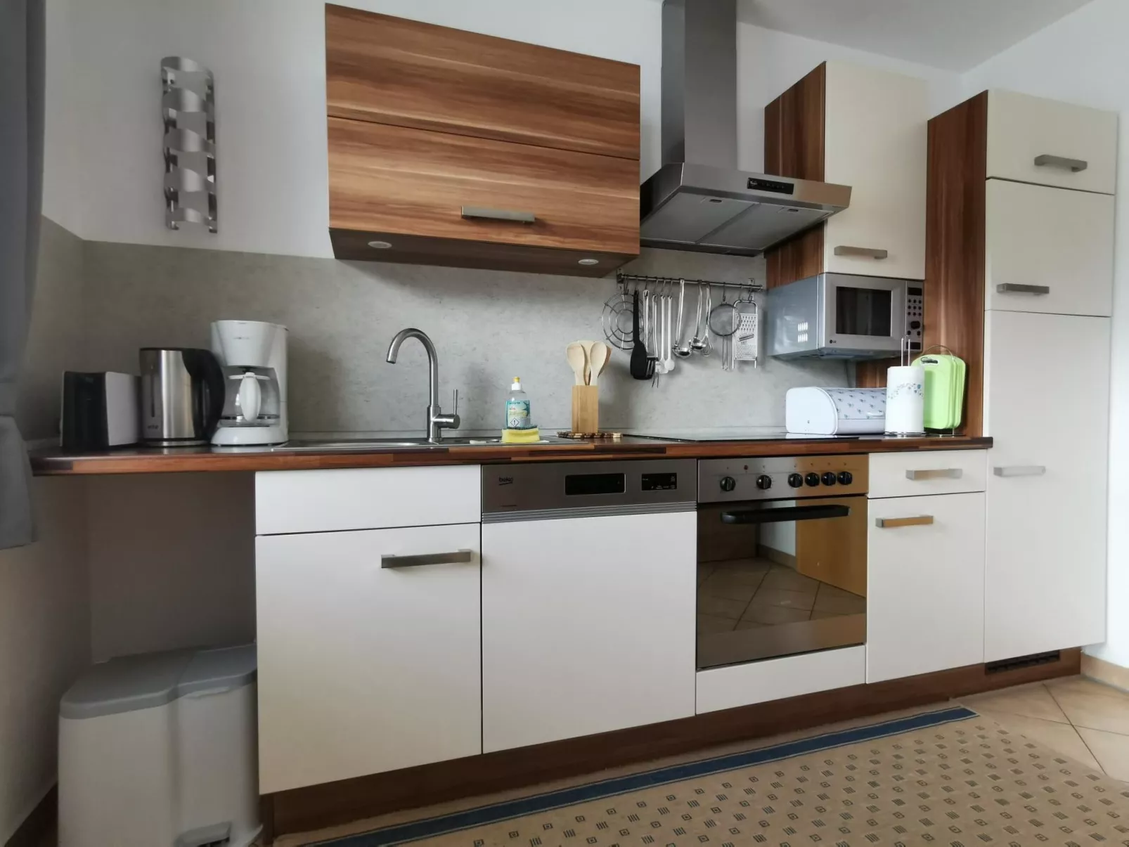 Frischmann Klaudia-Binnen