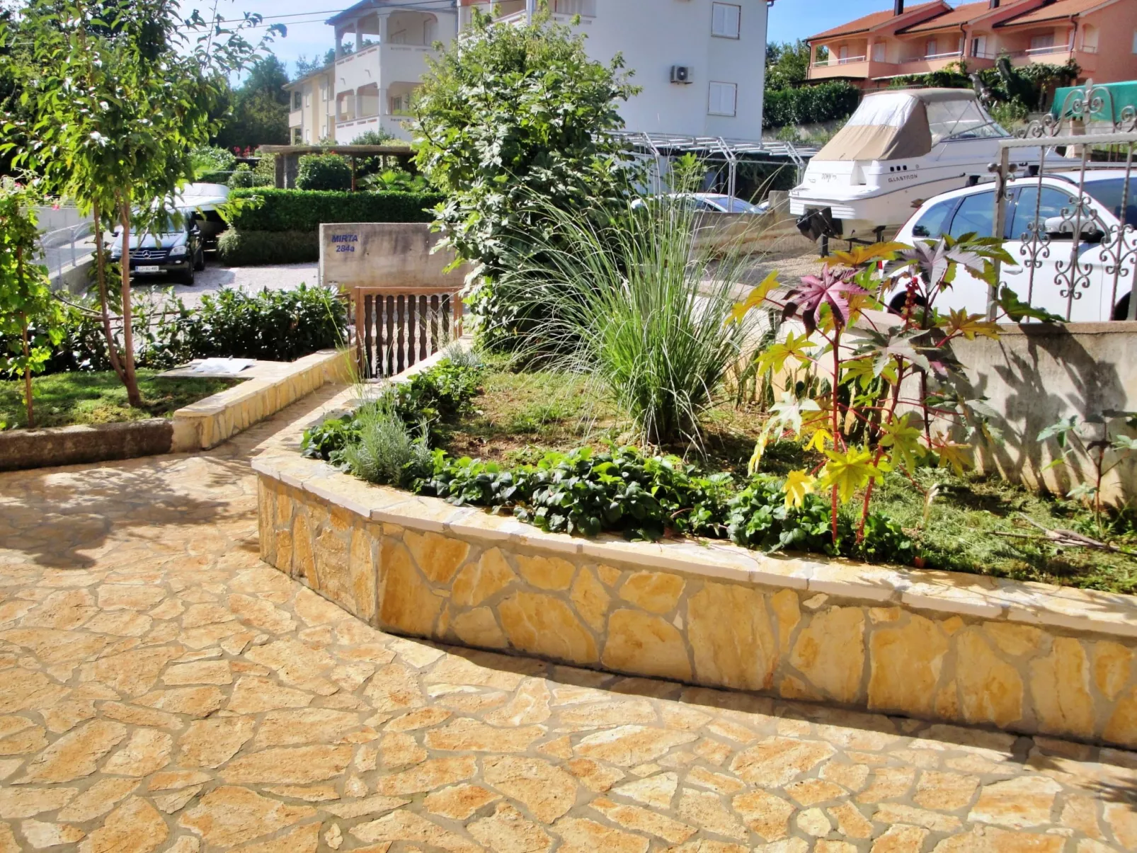 Apartment Nidisa-Image-tags.info