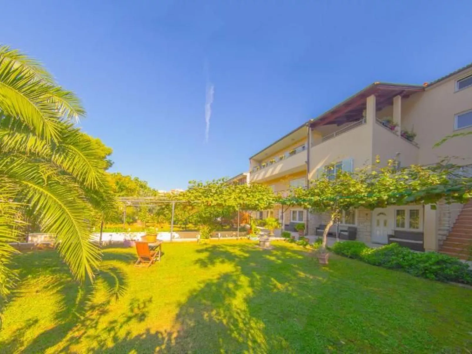 Gemütliche Wohnung mit Gartenblick-Buiten