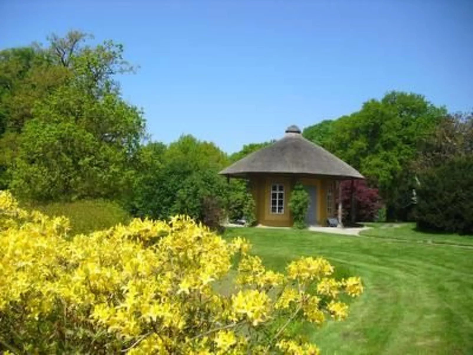 Geräumige Ferienwohnung mit Garten und Grill-Buiten