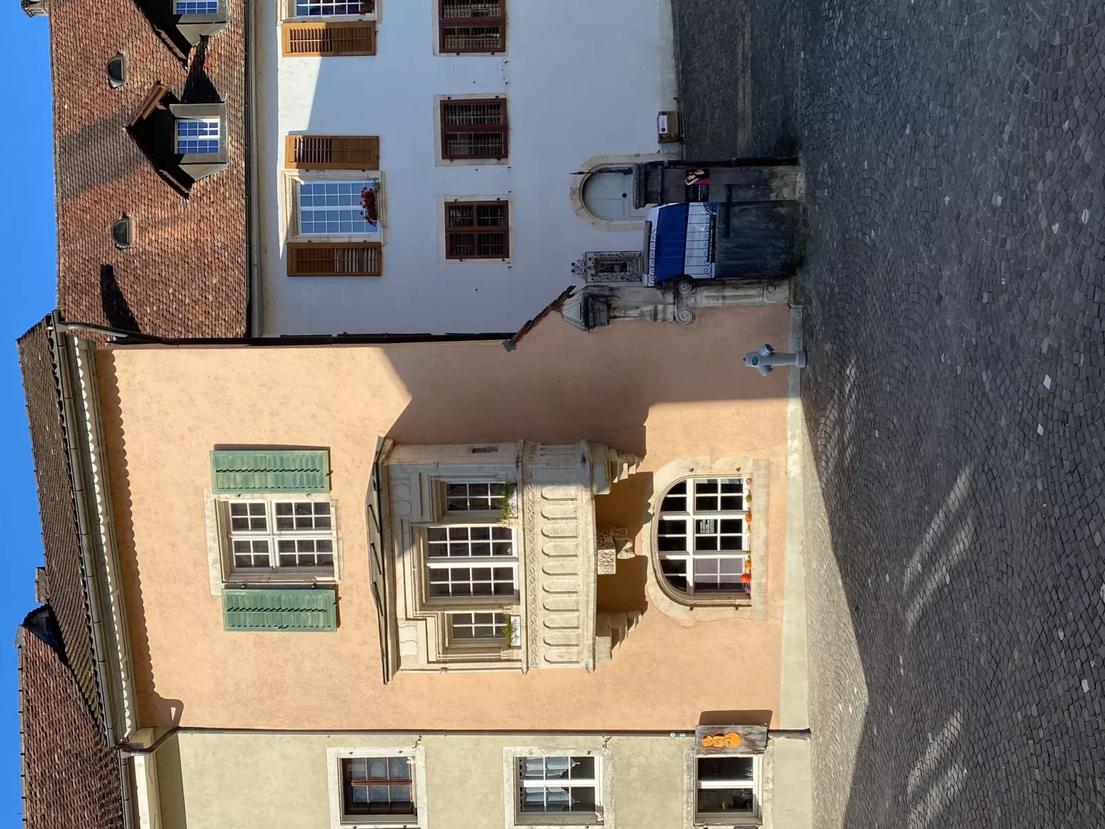 Maison Ruth/Galerie-Buiten