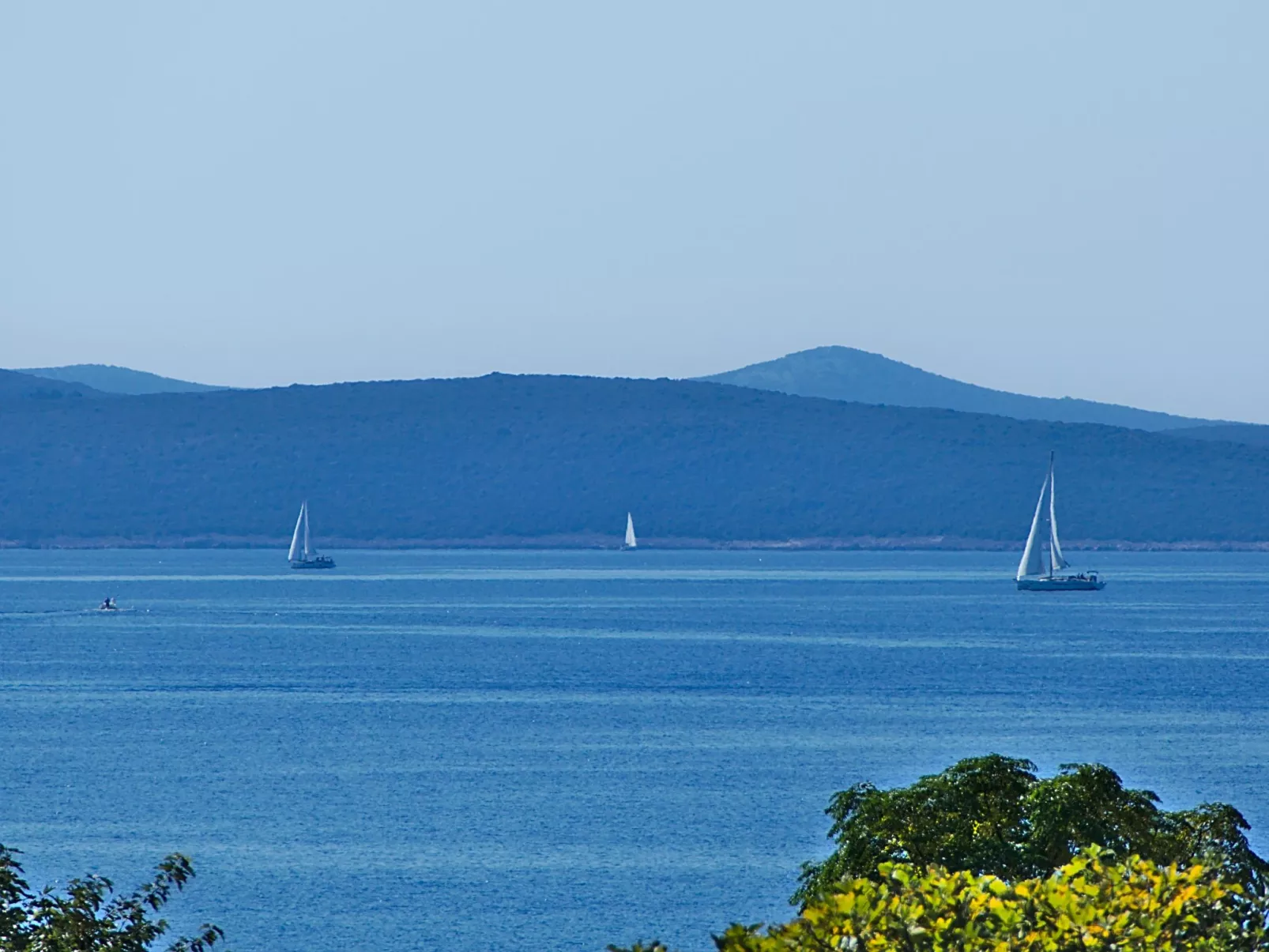 Erdgeschoss-Ferienwohnung mit Garten und Pool-Buiten