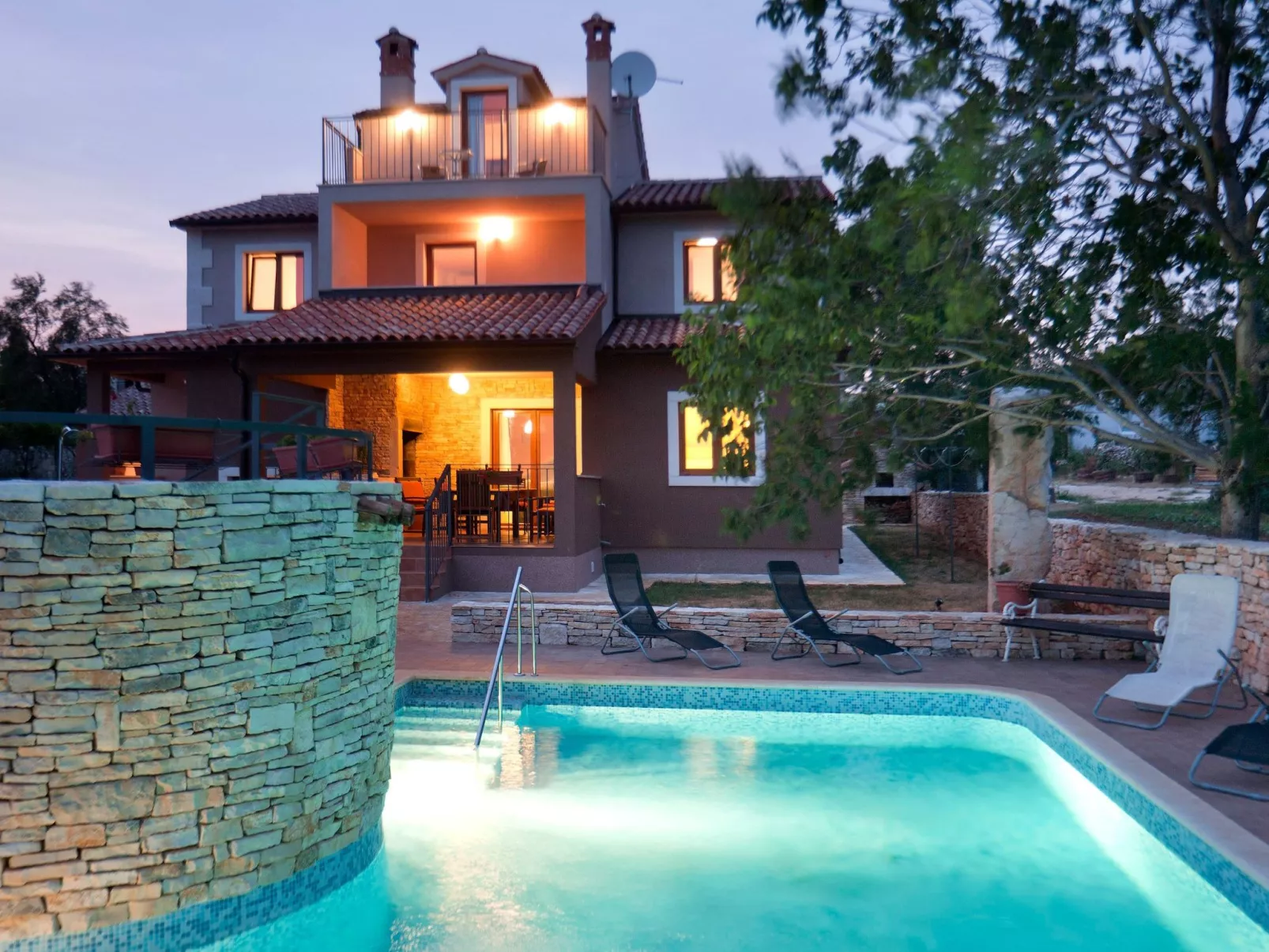 Haus in Cukrići mit privatem Pool-Buiten