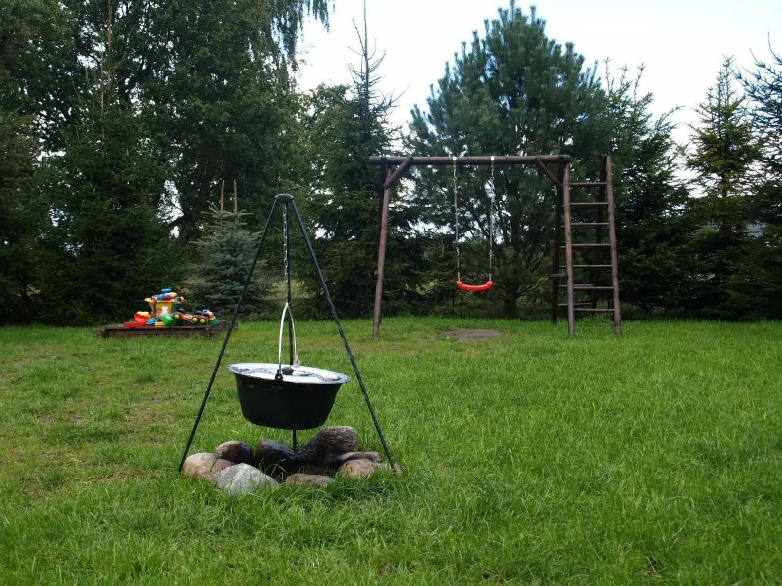 In Kopalino mit Garten, Terrasse und Grill-Buiten