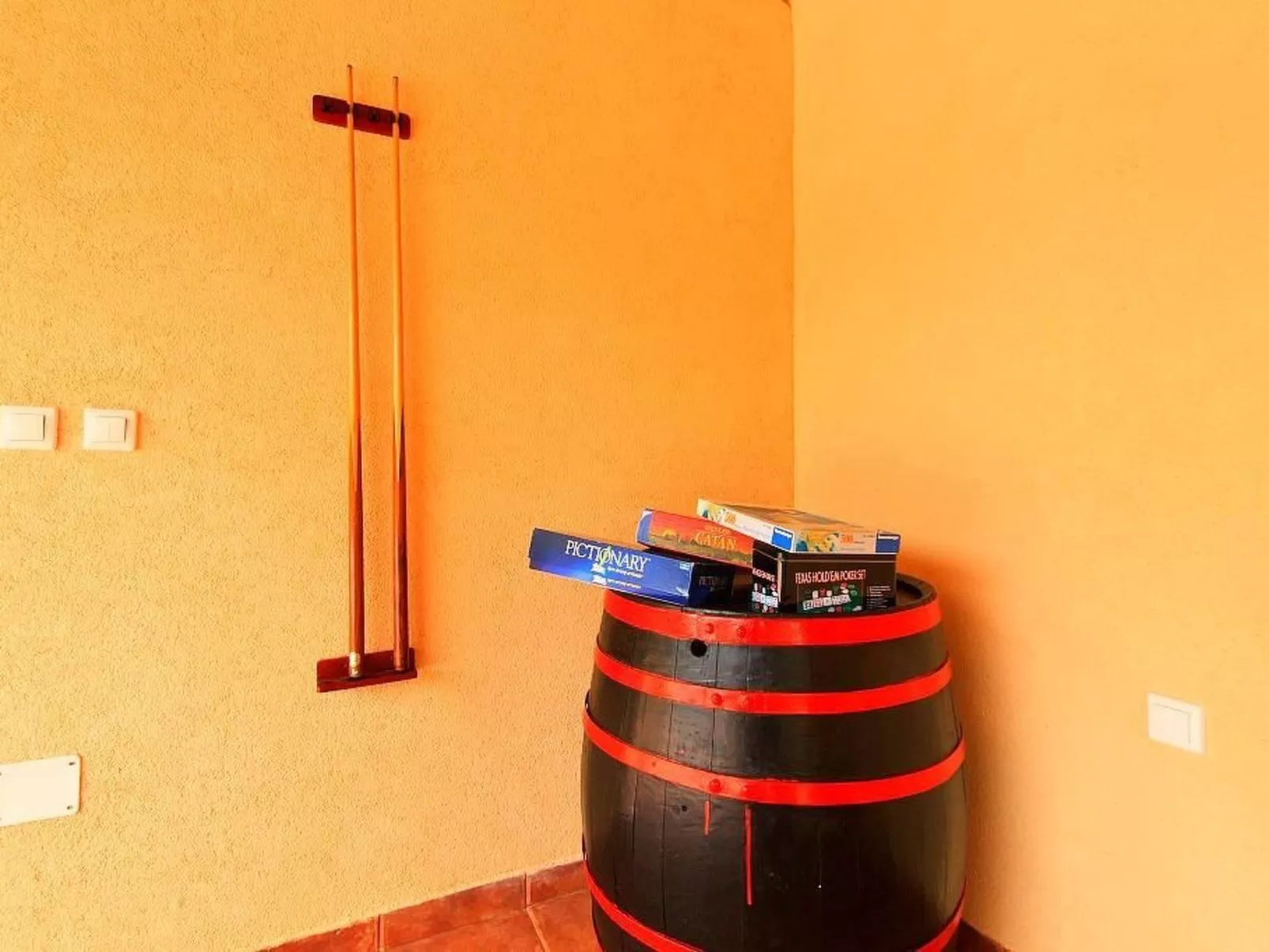 Gemütliches Ferienhaus in Peresiji mit Grill und Terrasse-Binnen