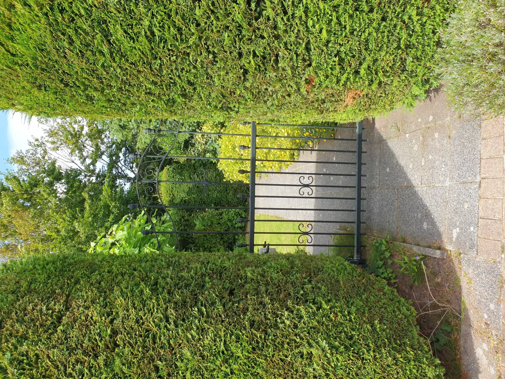 Mit privatem Garten und Terrasse-Buiten