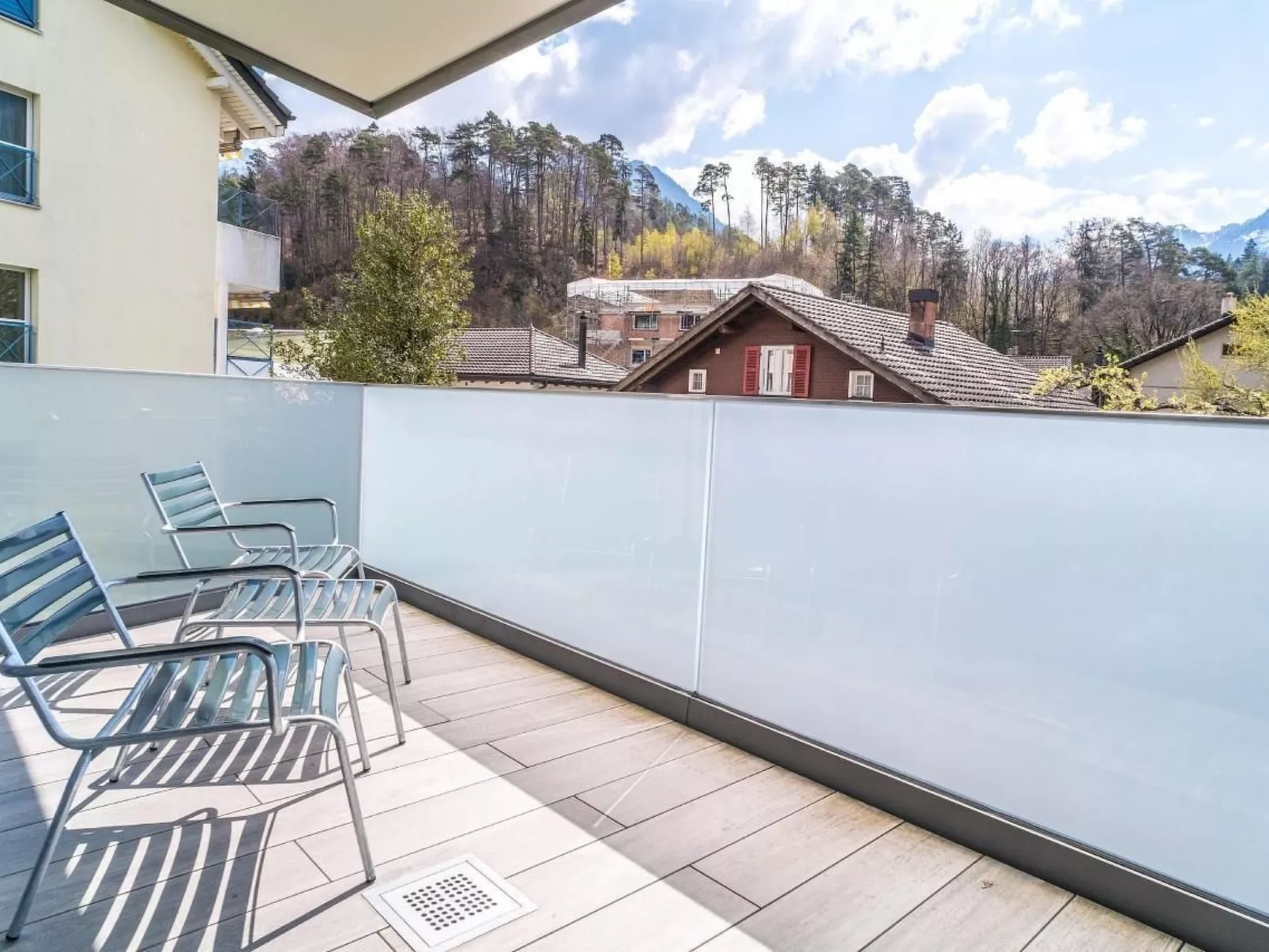 Apt. Flüehblüemli-Buiten