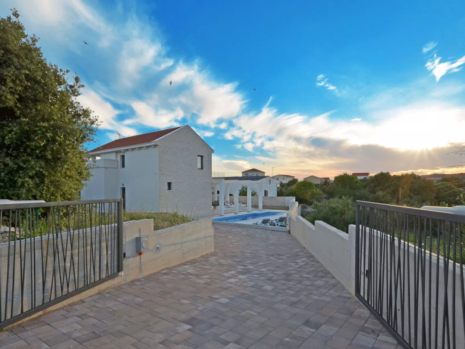 Haus in Dvornica mit privatem Parkplatz-Buiten