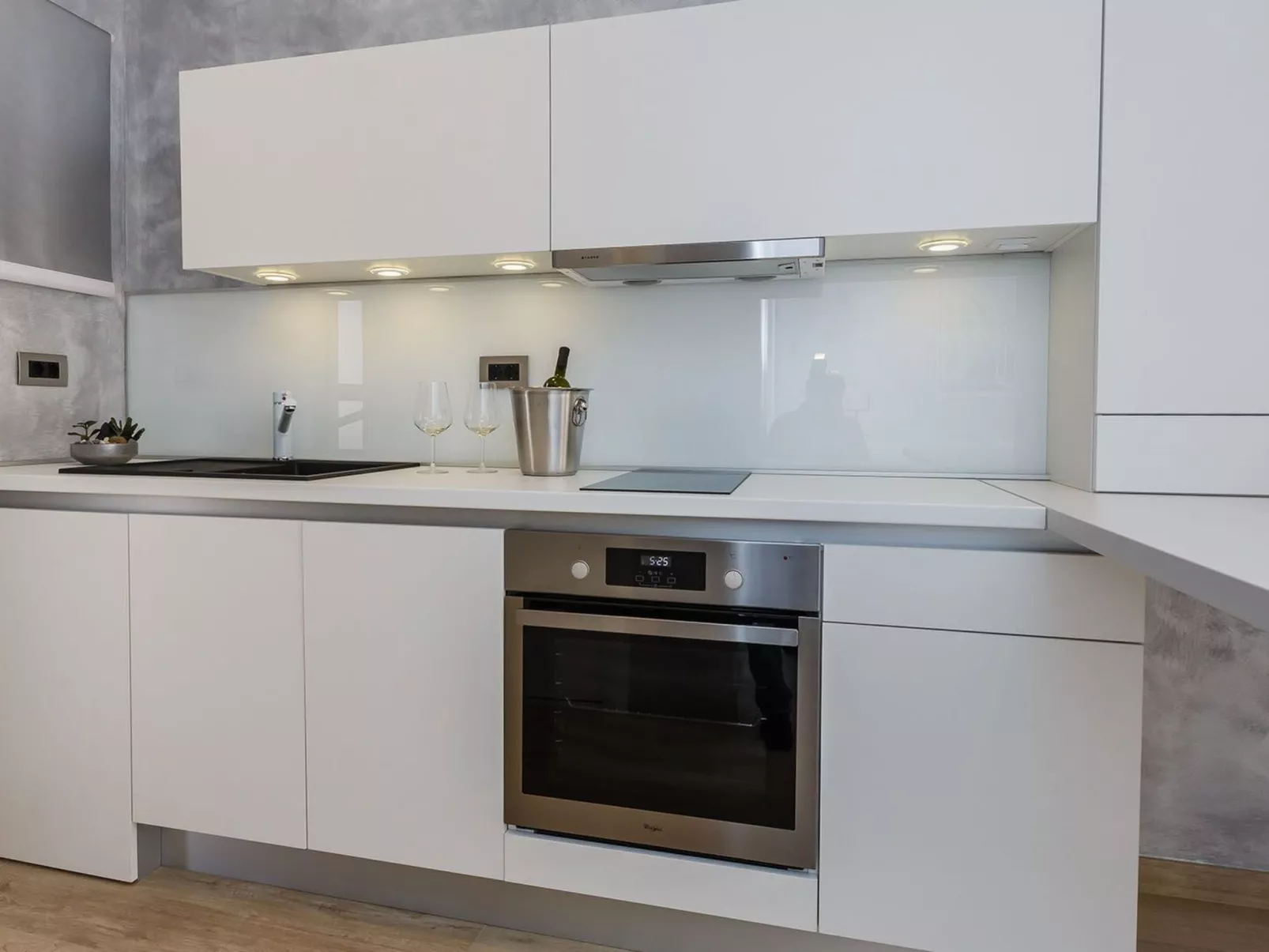 Charmantes Studio Irena - EOS CROATIA-Image-tags.info