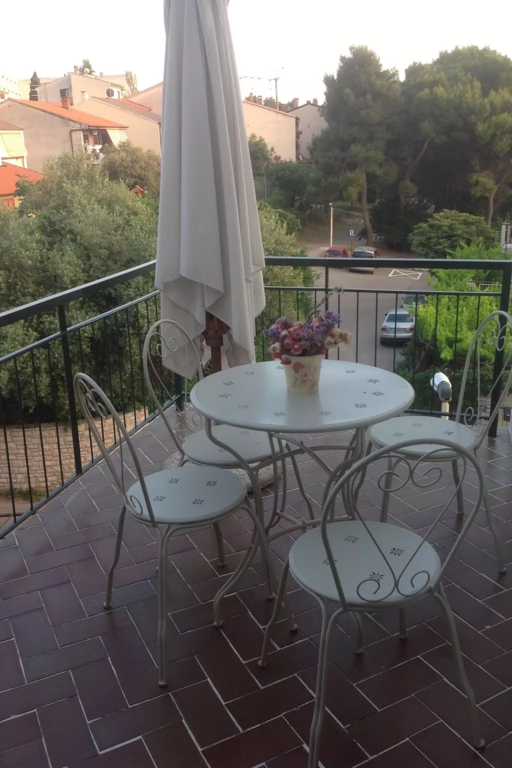 Gemütliche Wohnung in Stoja mit Möbliertem Balkon-Buiten