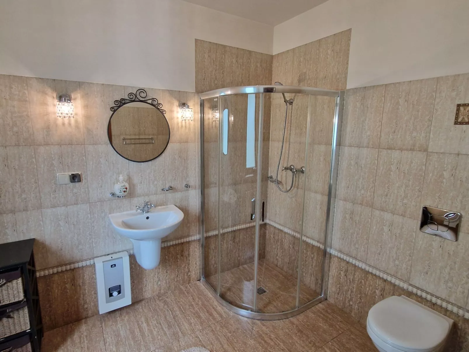 Haus mit fünf Schlafzimmern und Sauna-Binnen