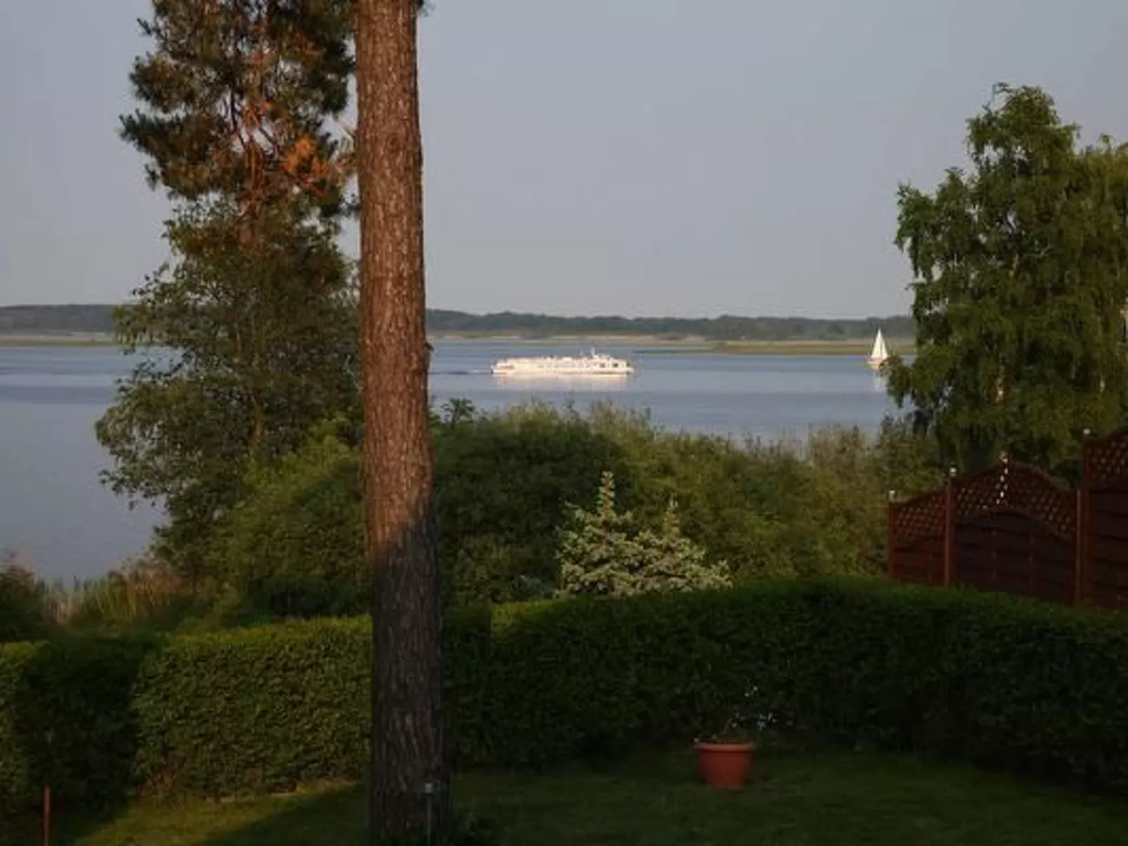 Gemütliche Wohnung mit Grill und Seeblick-Image-tags.info