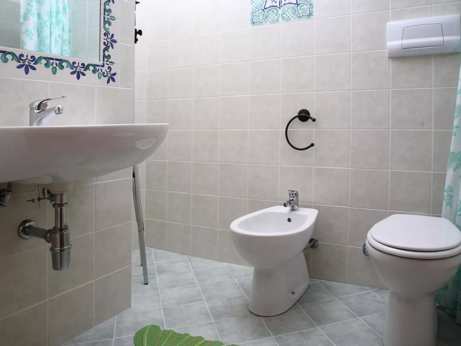 Flacher Kirschbaum-Binnen