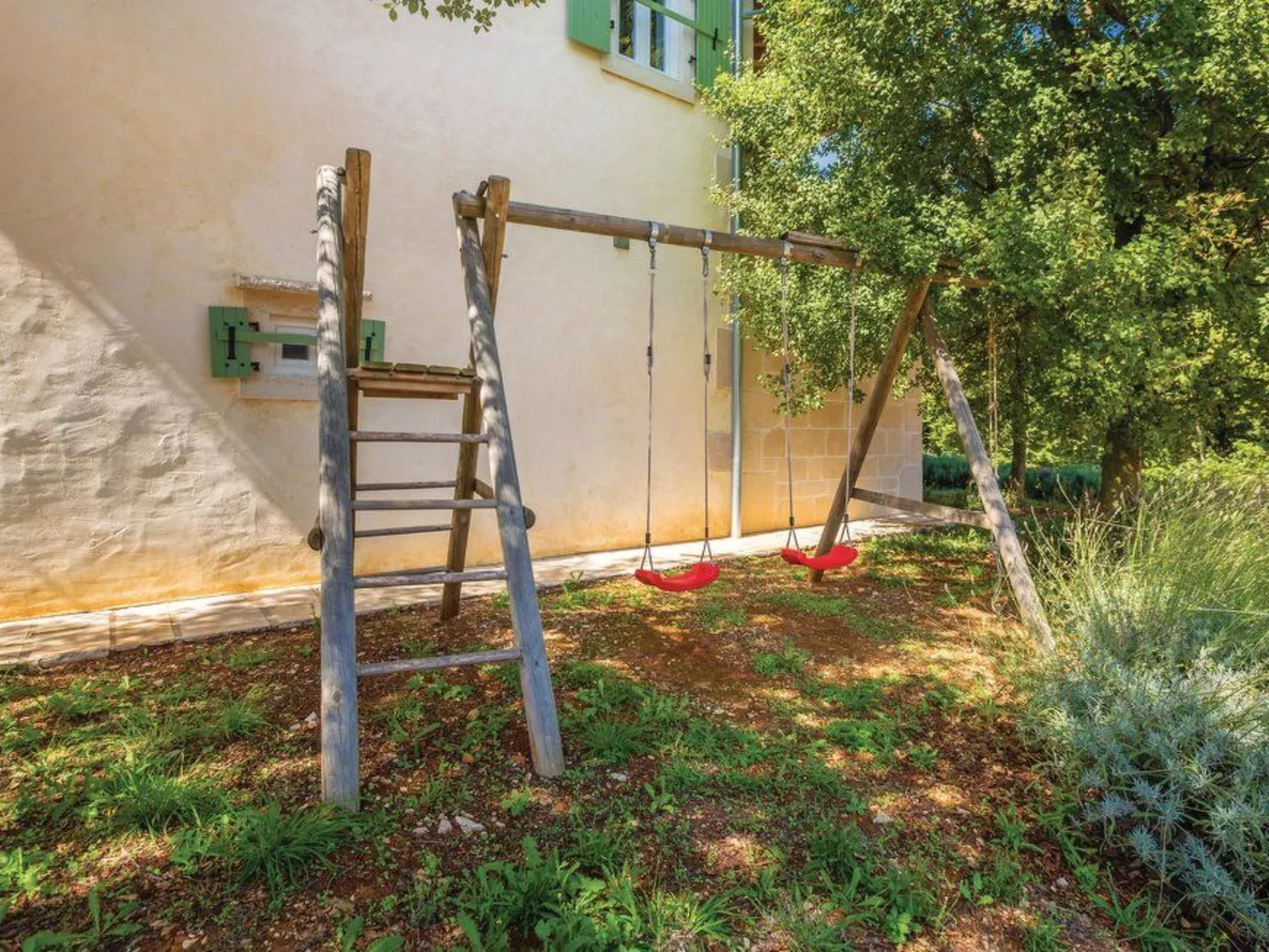 Geräumige, topmoderne Ferienvilla mit eigenem Pool-Buiten