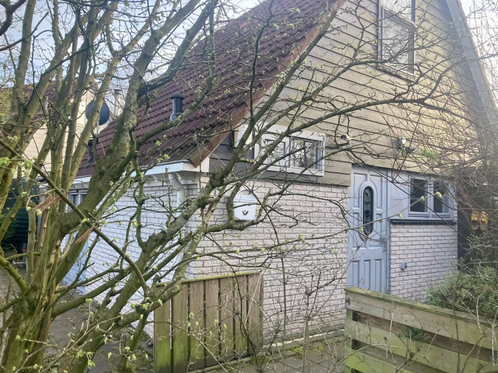 Ruhiges Ferienhaus mit großer offener Küche-Buiten