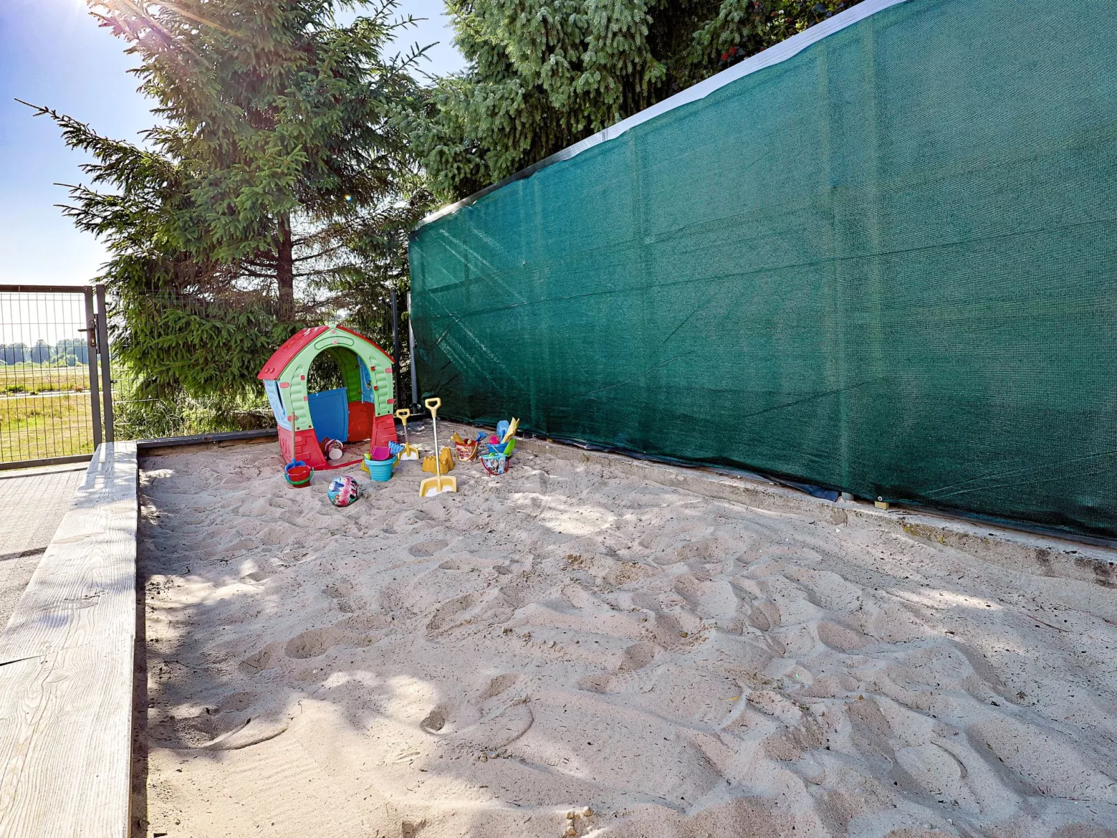 "Aurora 3" mit Terrasse-Buiten