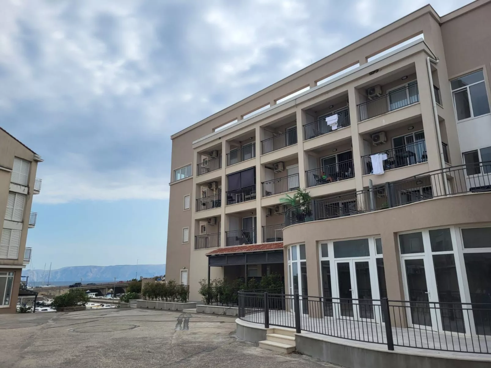 App Studio-Image-tags.info