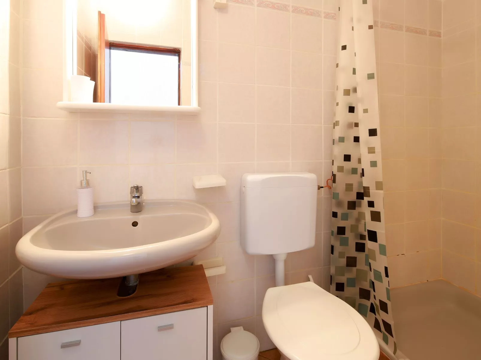 Svoboda 2-Image-tags.info