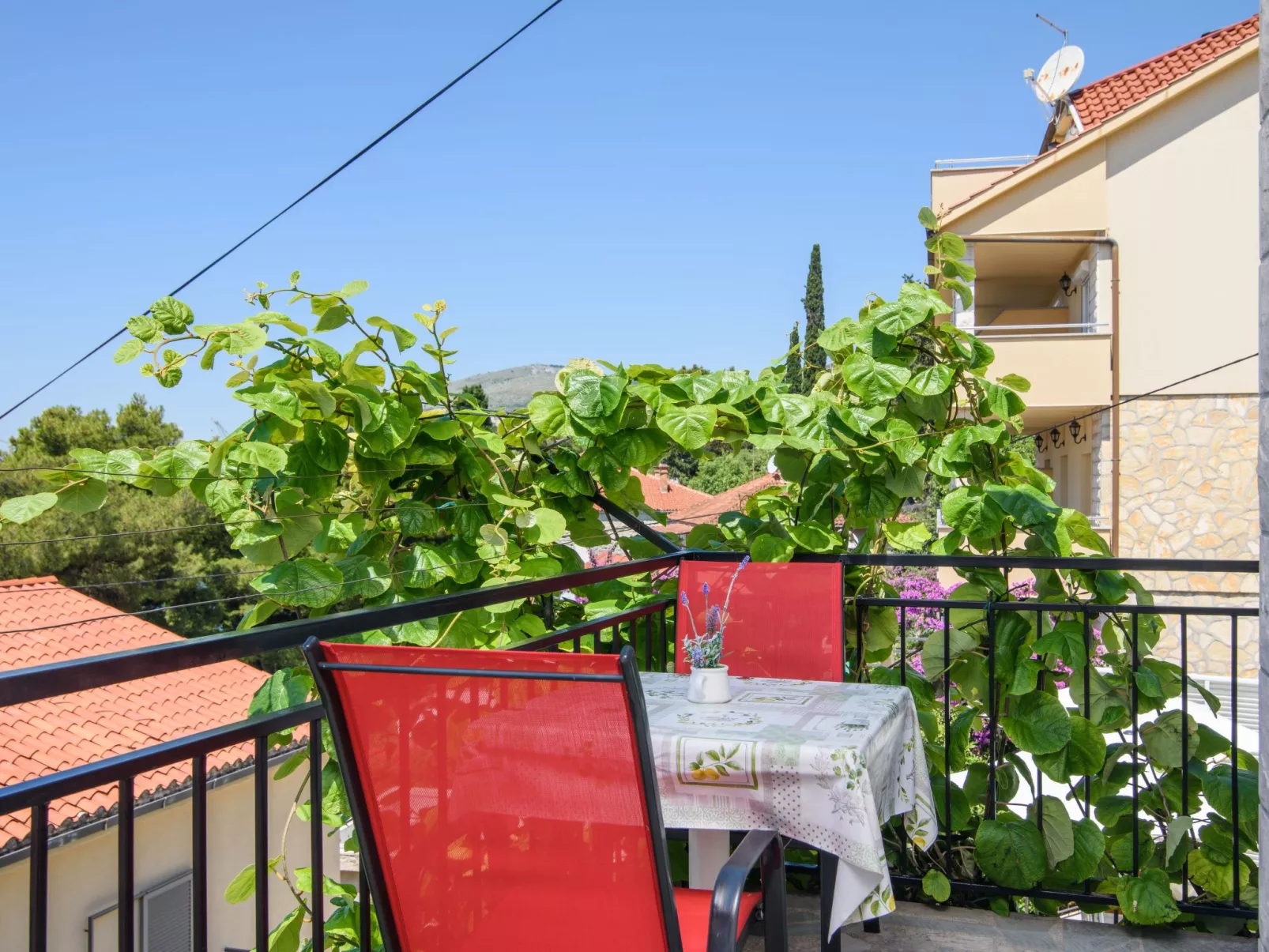 Für sechs Personen, mit einem Balkon-Buiten