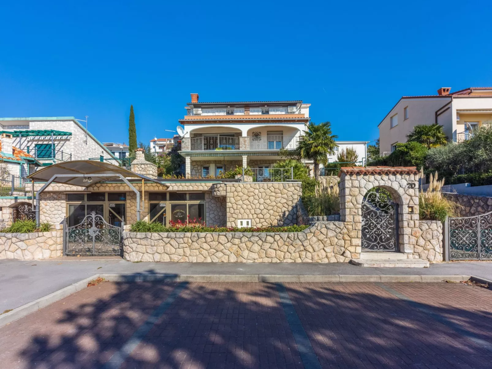 Wohnung in Crikvenica mit Terrasse mit Meerblick-Buiten