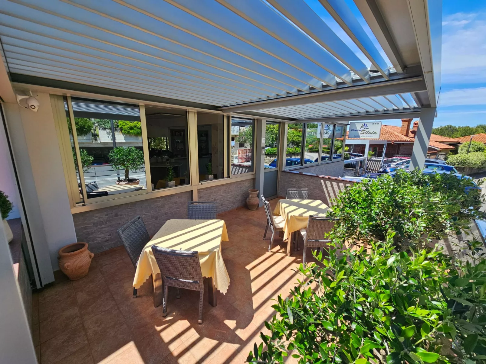 Appartement Deluxe mit Balkon und Meerblick-Buiten