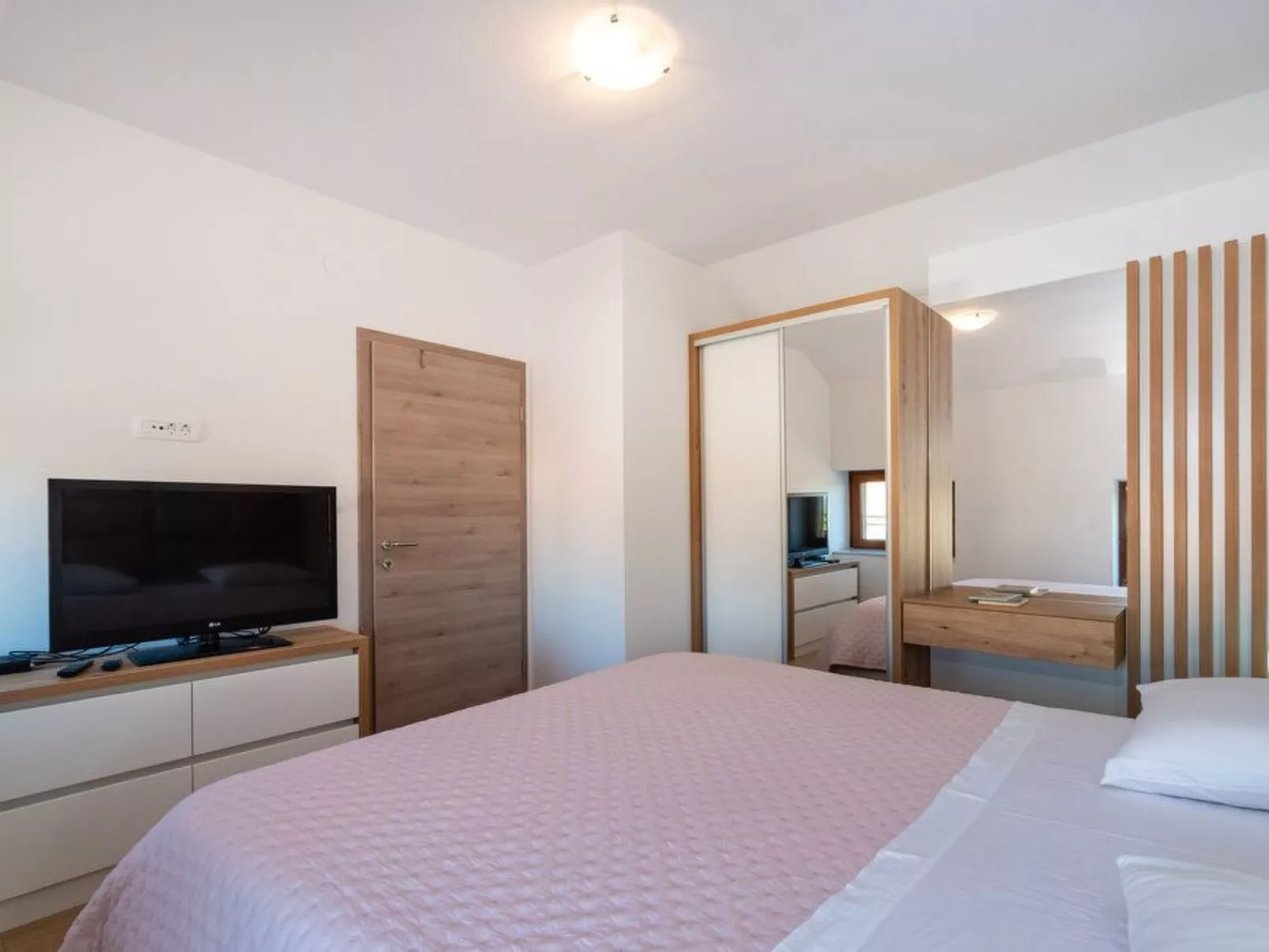 Mit Jacuzzi-TA Leut Agency-Binnen