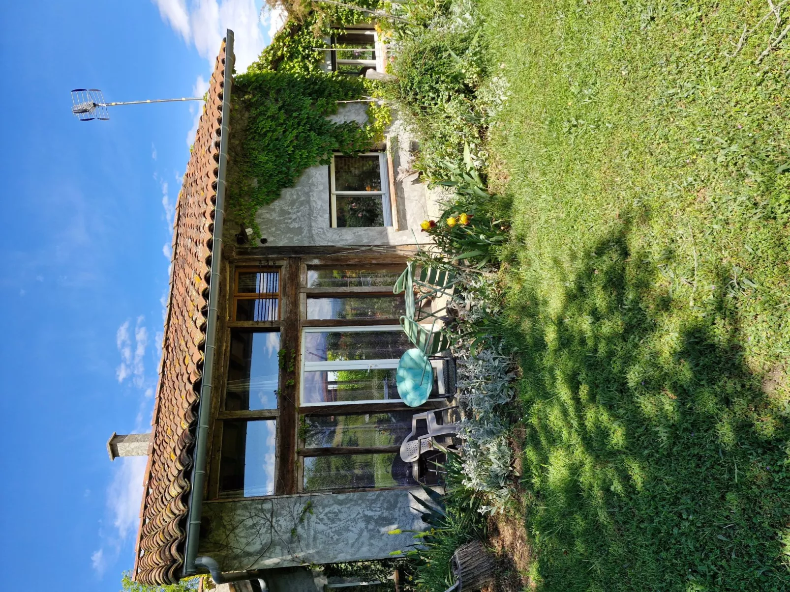 Die Unterkunft für zwei bis sechs Personen, Schwimmbad, Bouleplatz, Spa, Tennis-Buiten