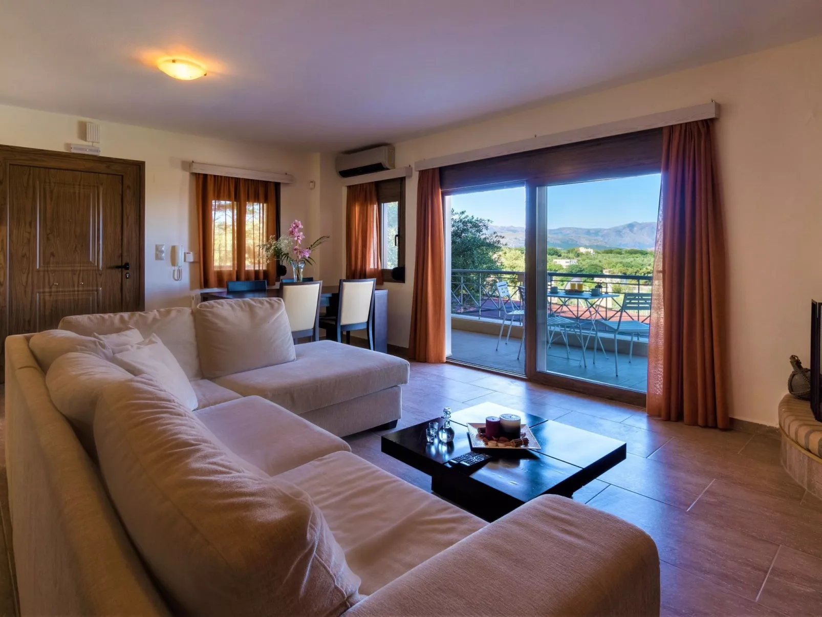 Villa Zeus mit privatem Pool und Jacuzzi-Image-tags.info