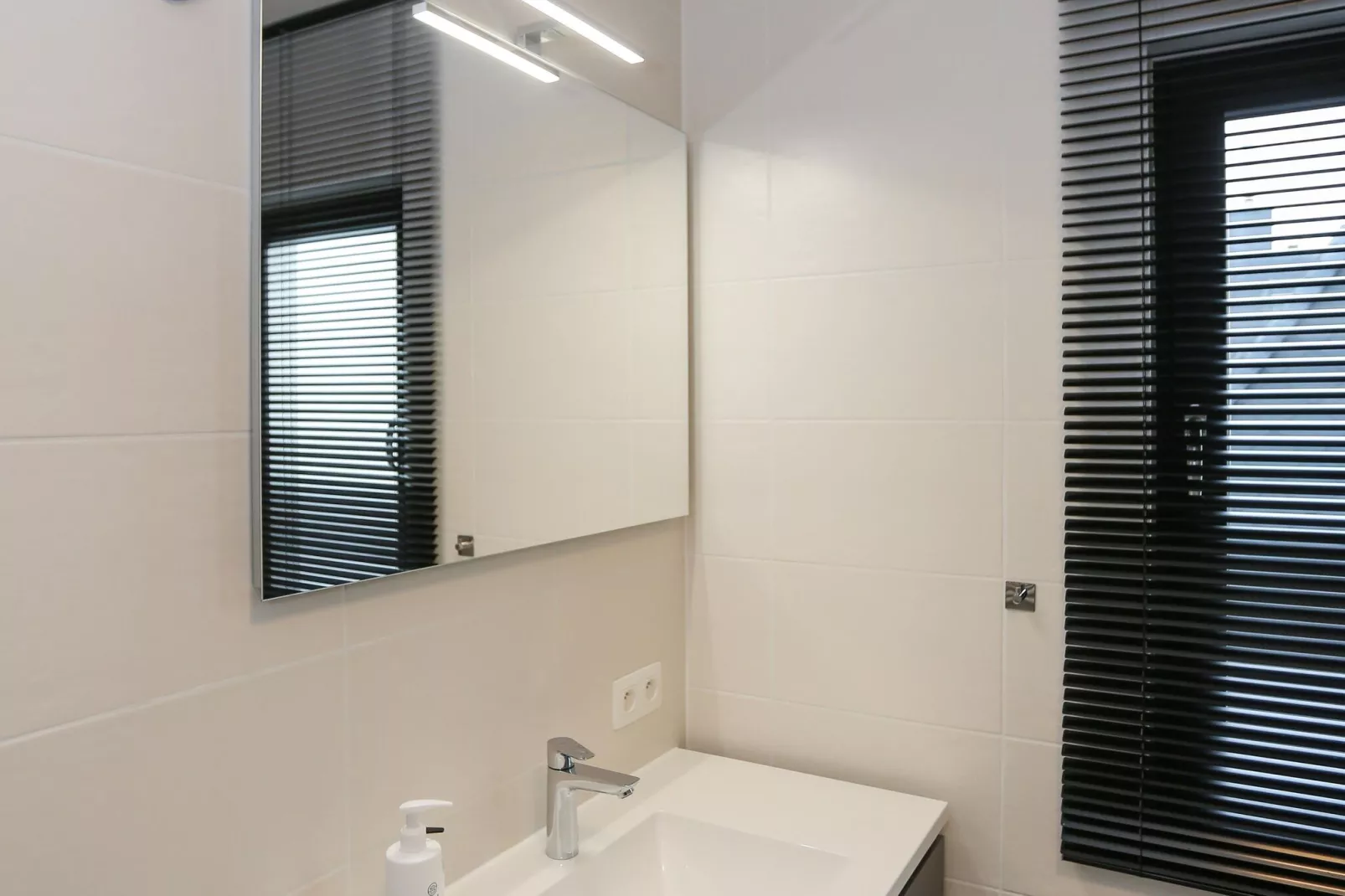 BORA BORA / 0403  GAR 281-Badkamer