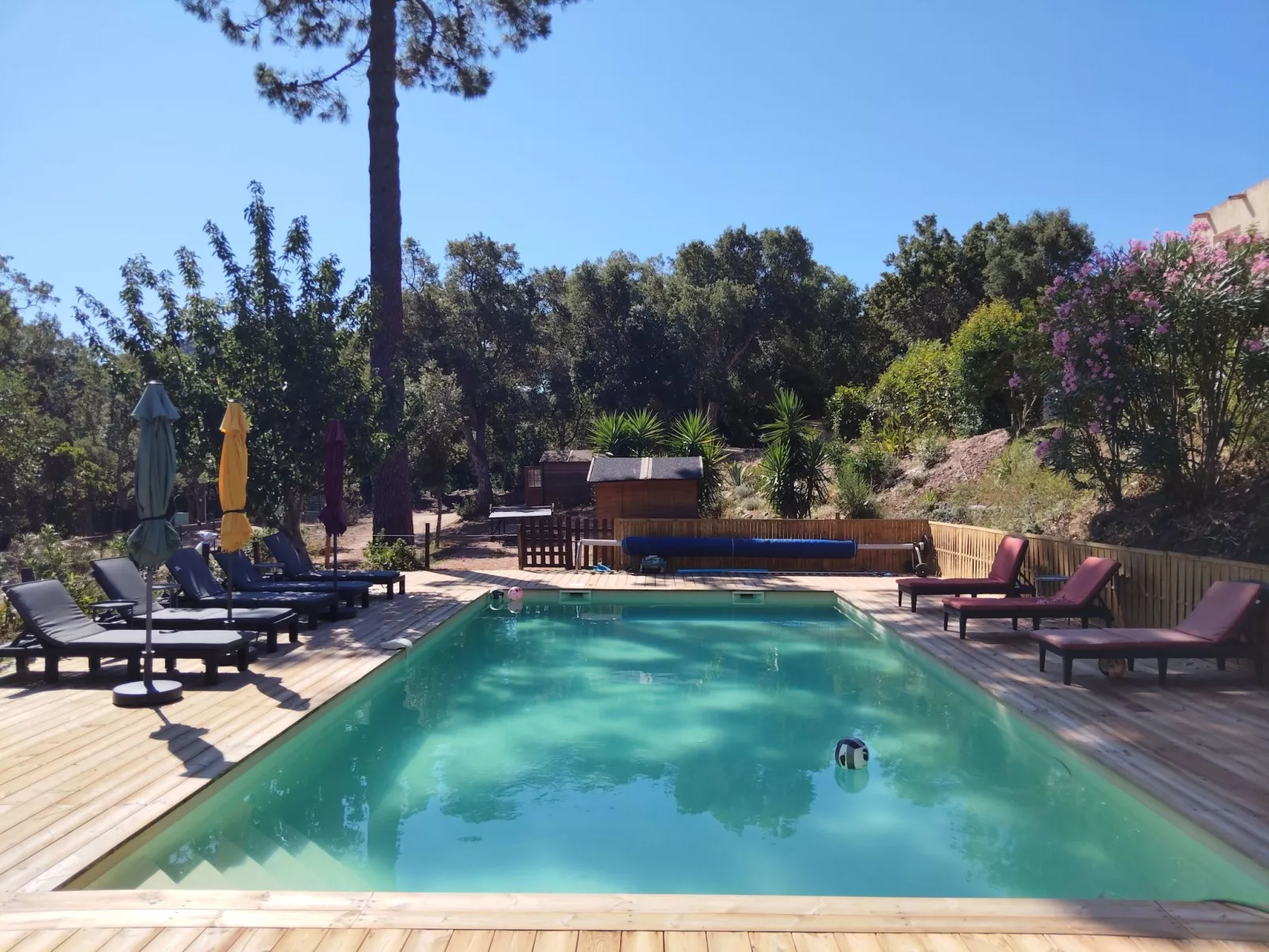 Ferienwohnungen Albareddu Punta Croce-Buiten