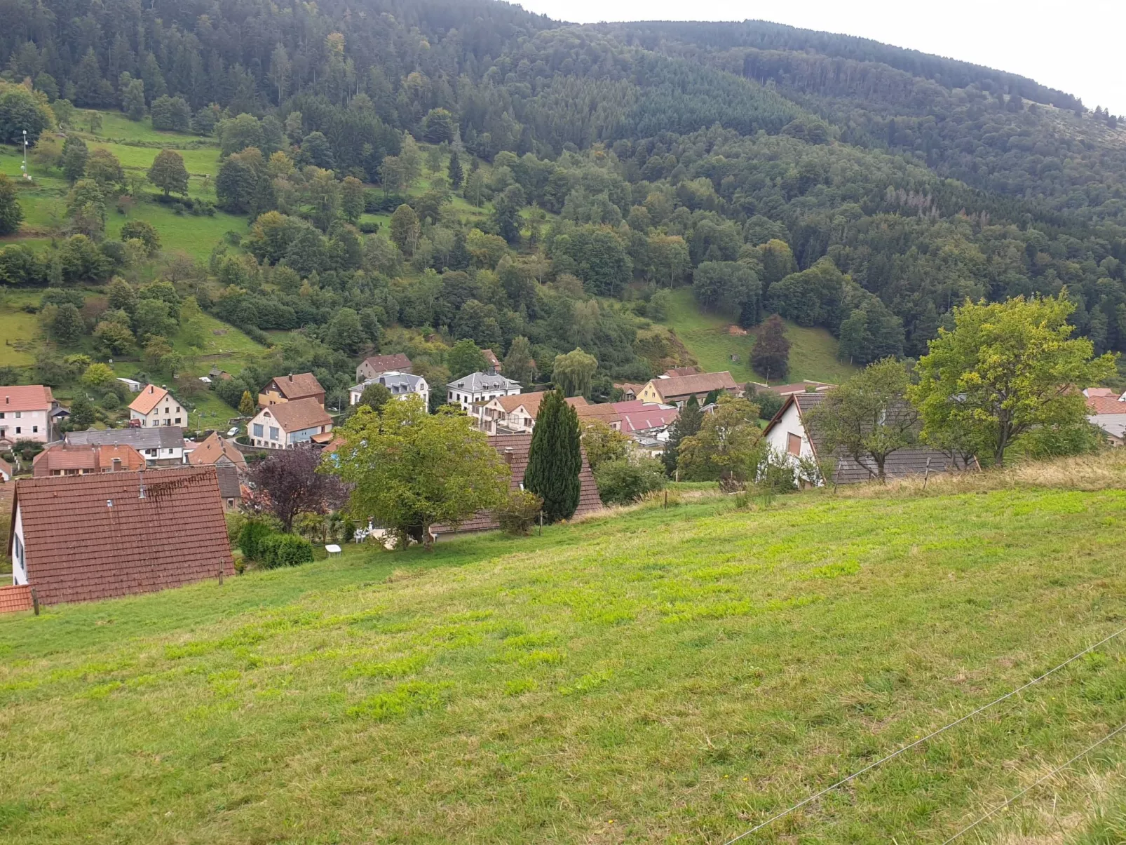 Mit Balkon, Garten und Talblick-Image-tags.info