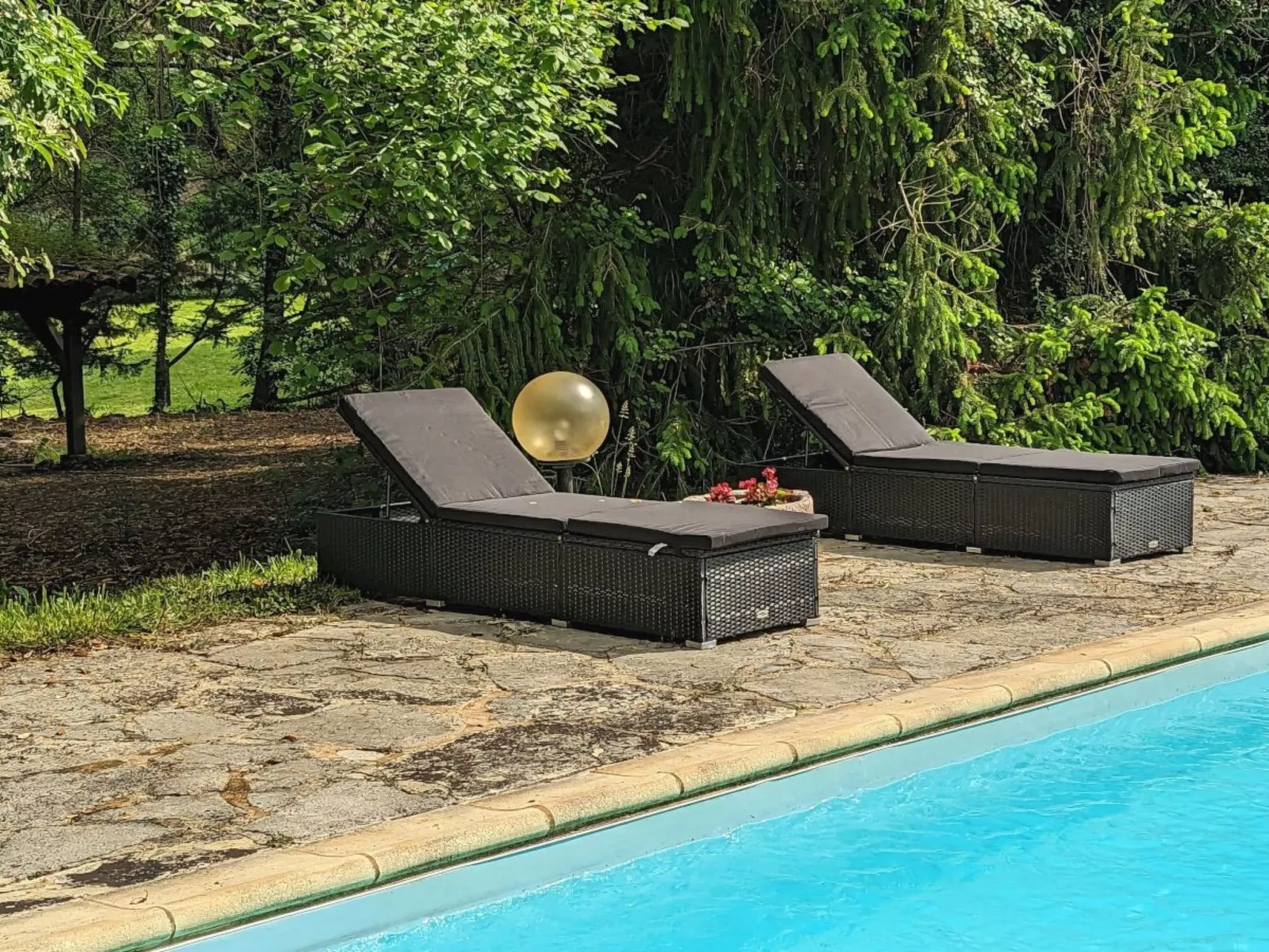 Im Herzen des Périgord Noir in der Nähe von Limeuil-Buiten