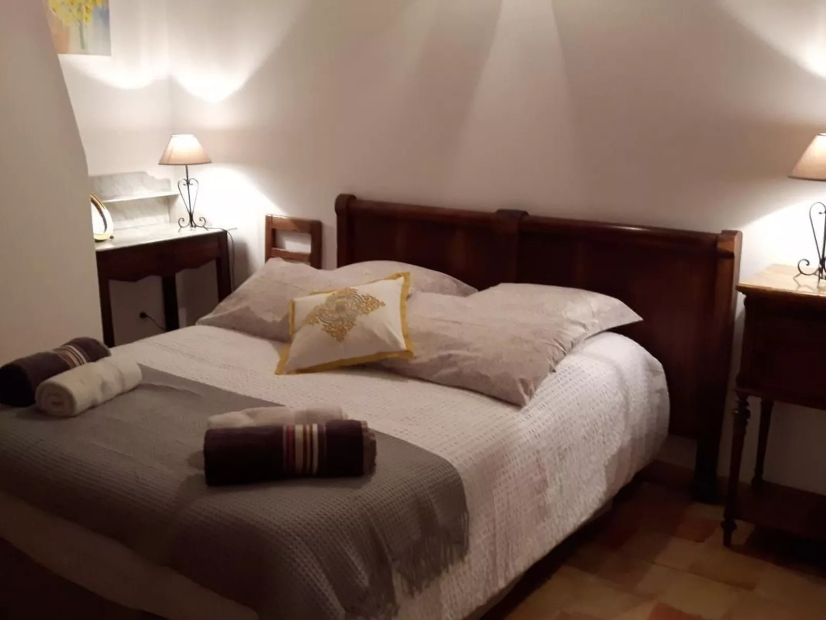 Mas de la damisello-Binnen