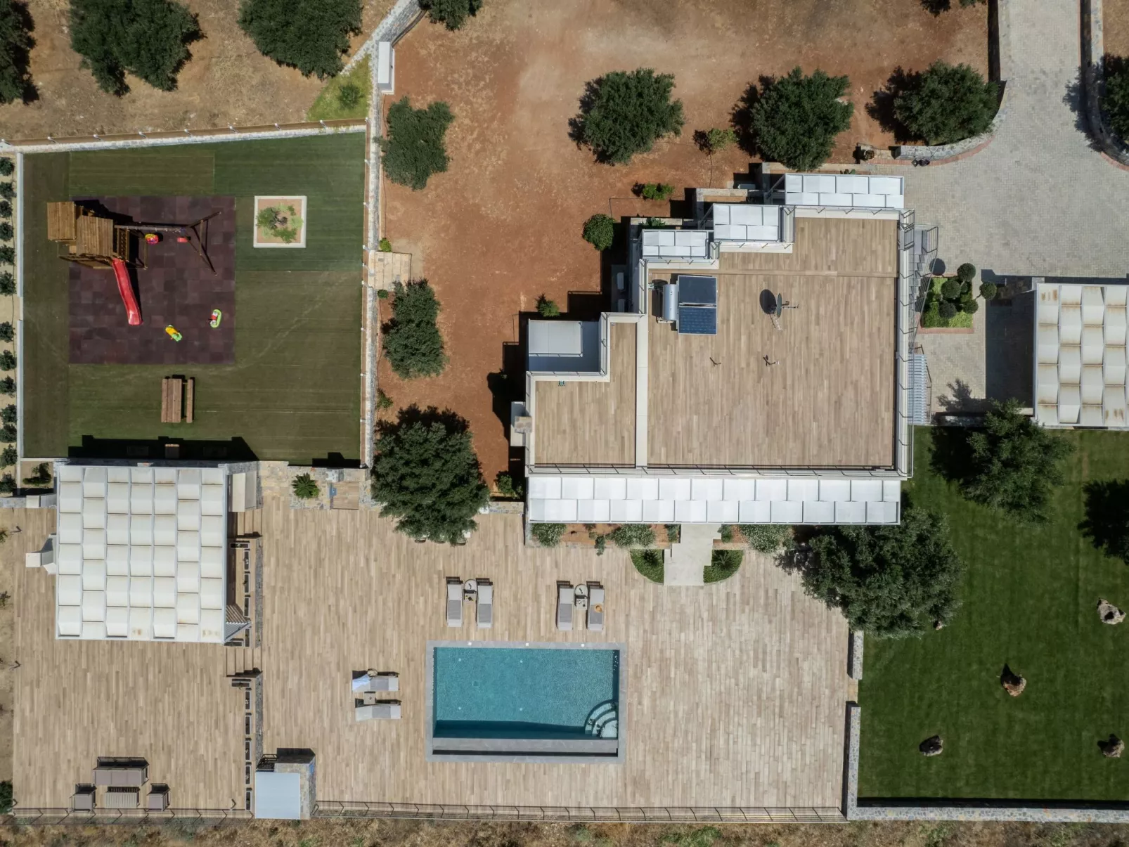 Villa mit Grillplatz und privatem beheiztem Pool-Buiten