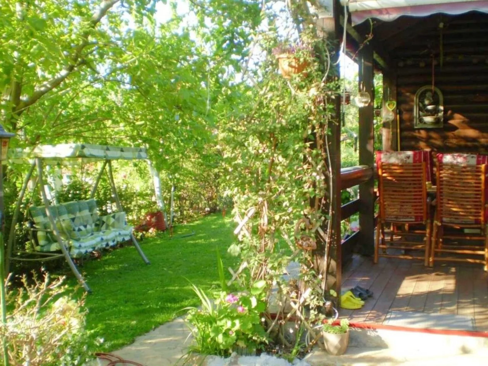 Landgut mit Garten, Grill und Terrasse-Buiten