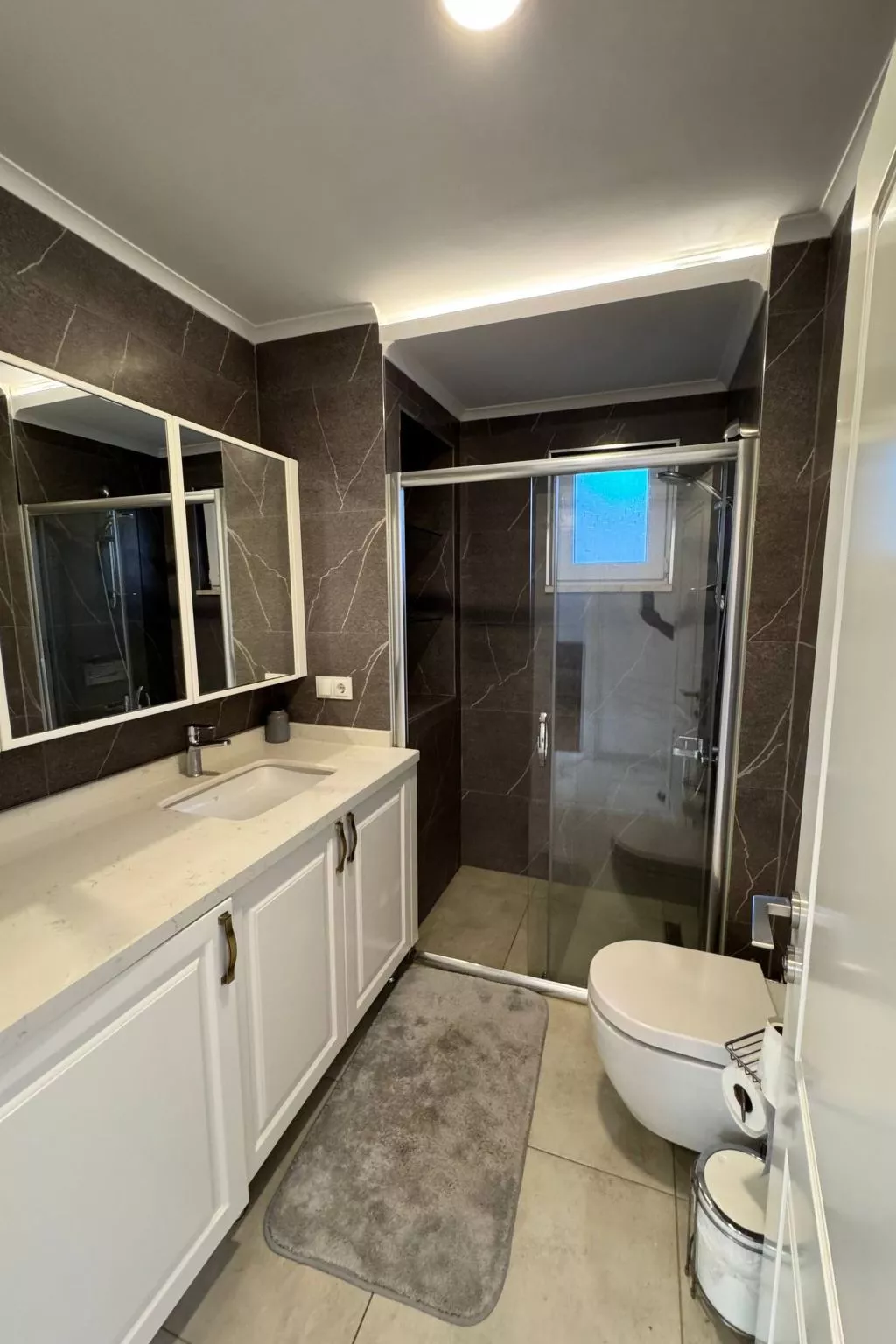 Genießen Sie Ihre sonnige Reise mit "NarVilla"-Image-tags.info