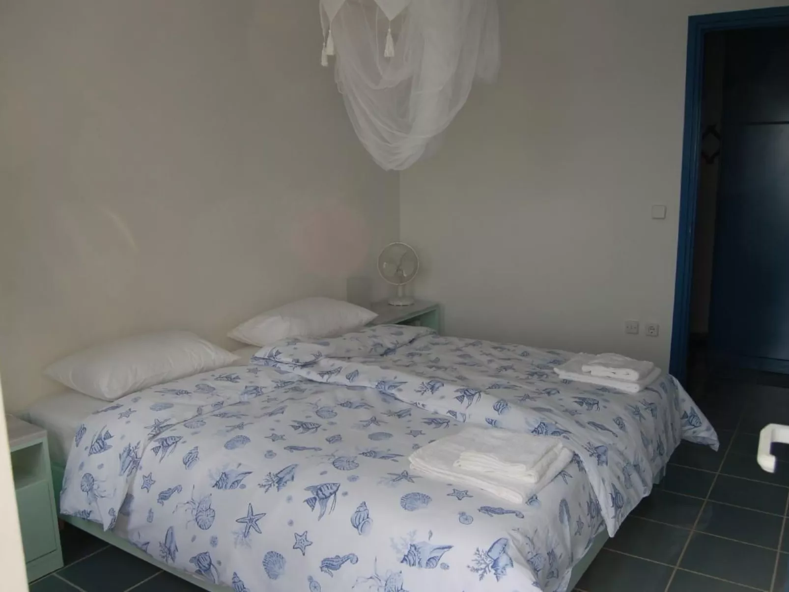 Mit Wasserblick-Binnen