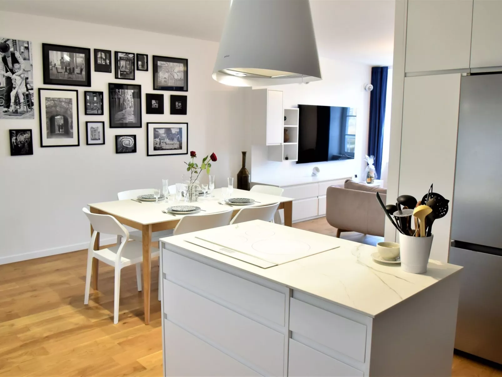 "La Maison du Quai" (Das Haus am Kai)-Binnen