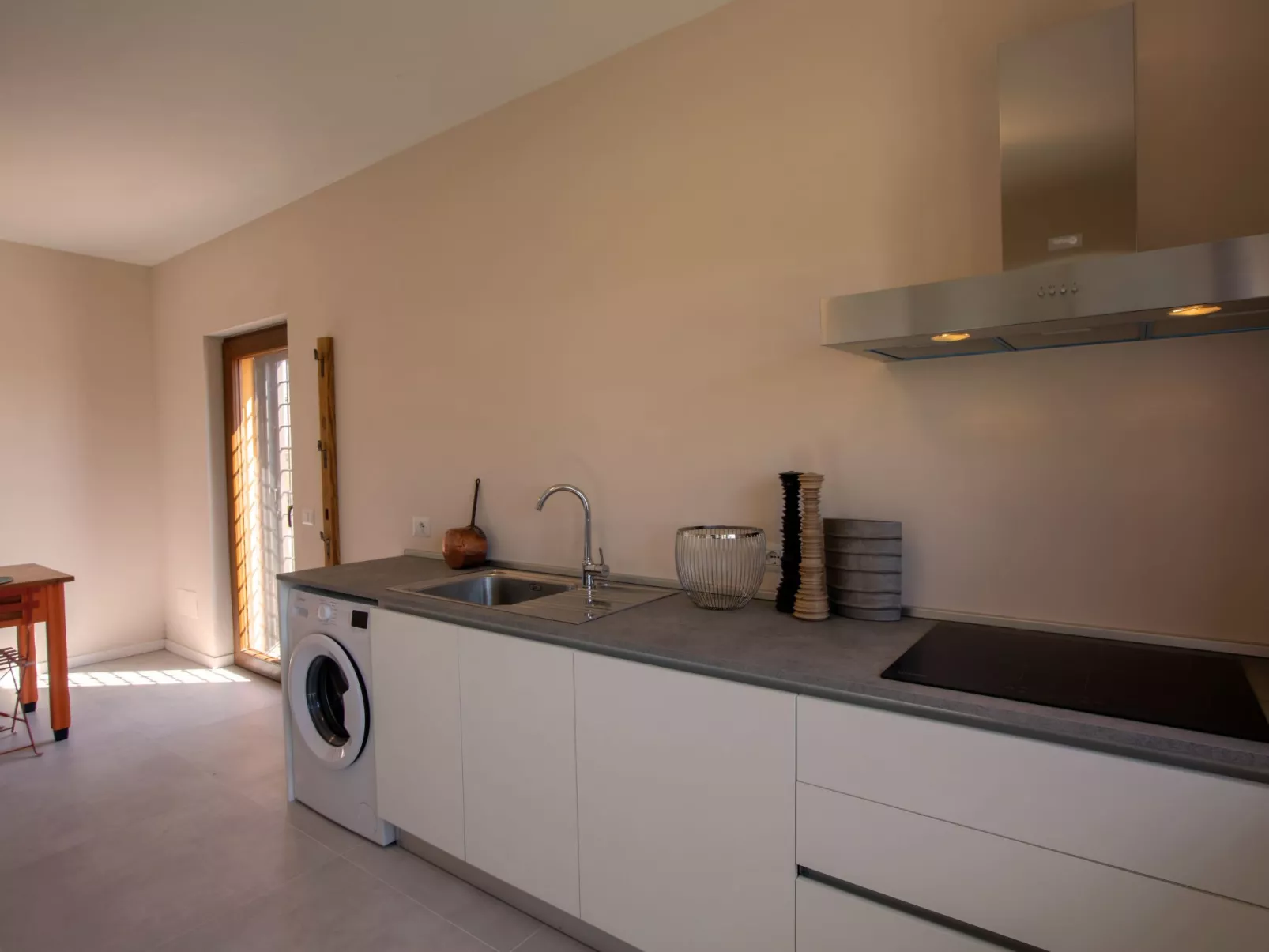 Neue Wohnung mit 2 Zimmern, Veranda und Pool-Image-tags.info