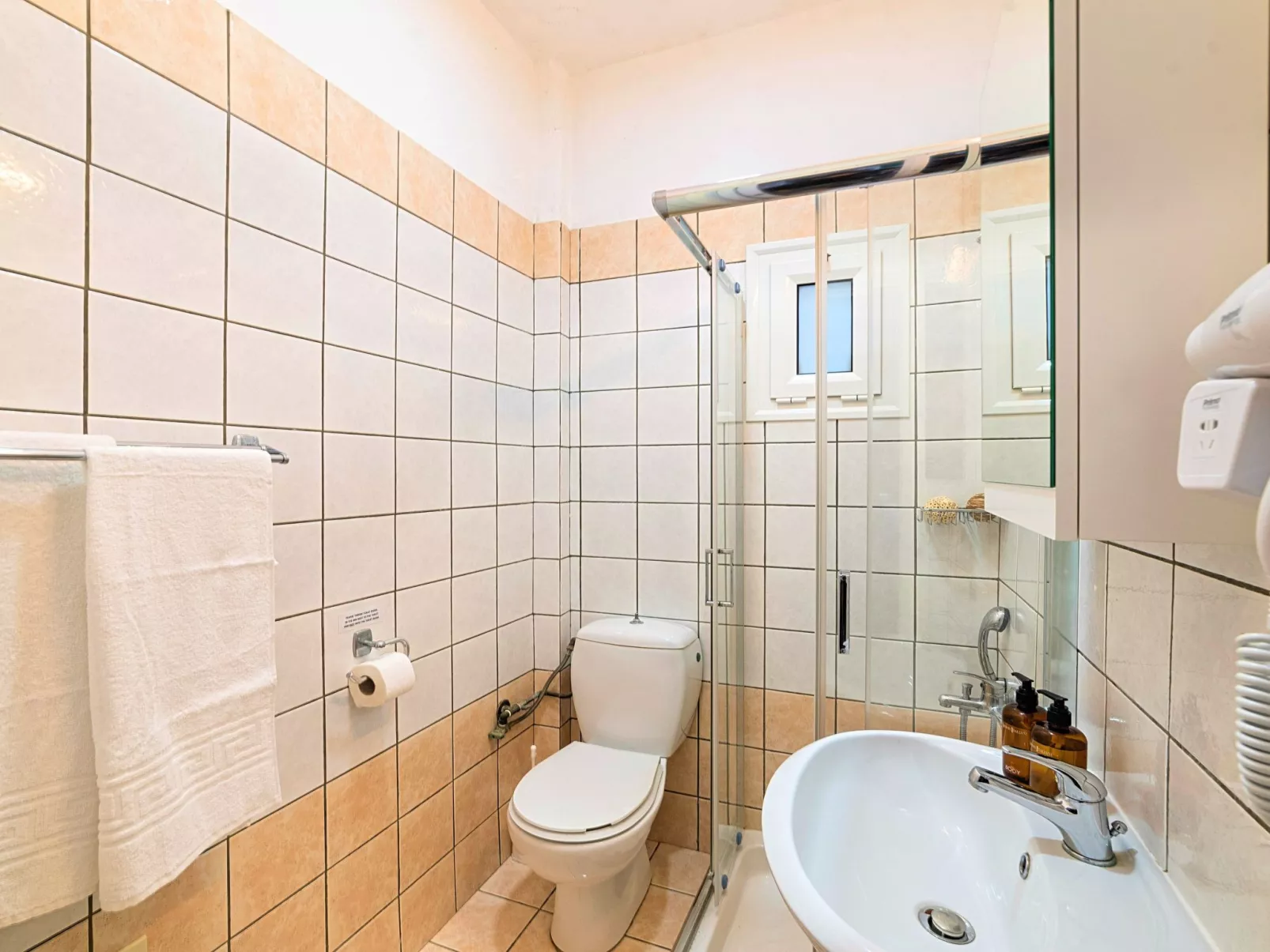 Du Lac Alpha Villa Privater Pool-Binnen