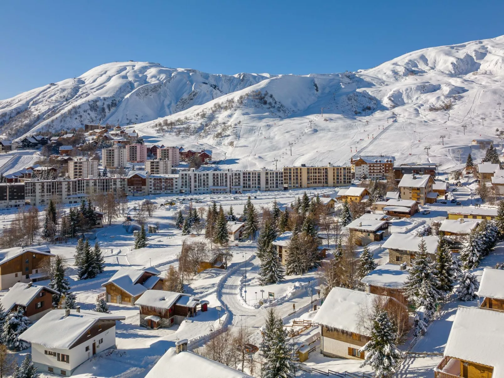 Erdgeschoss 110 m2 - 15 Personen - In der Nähe der Pisten-Buiten