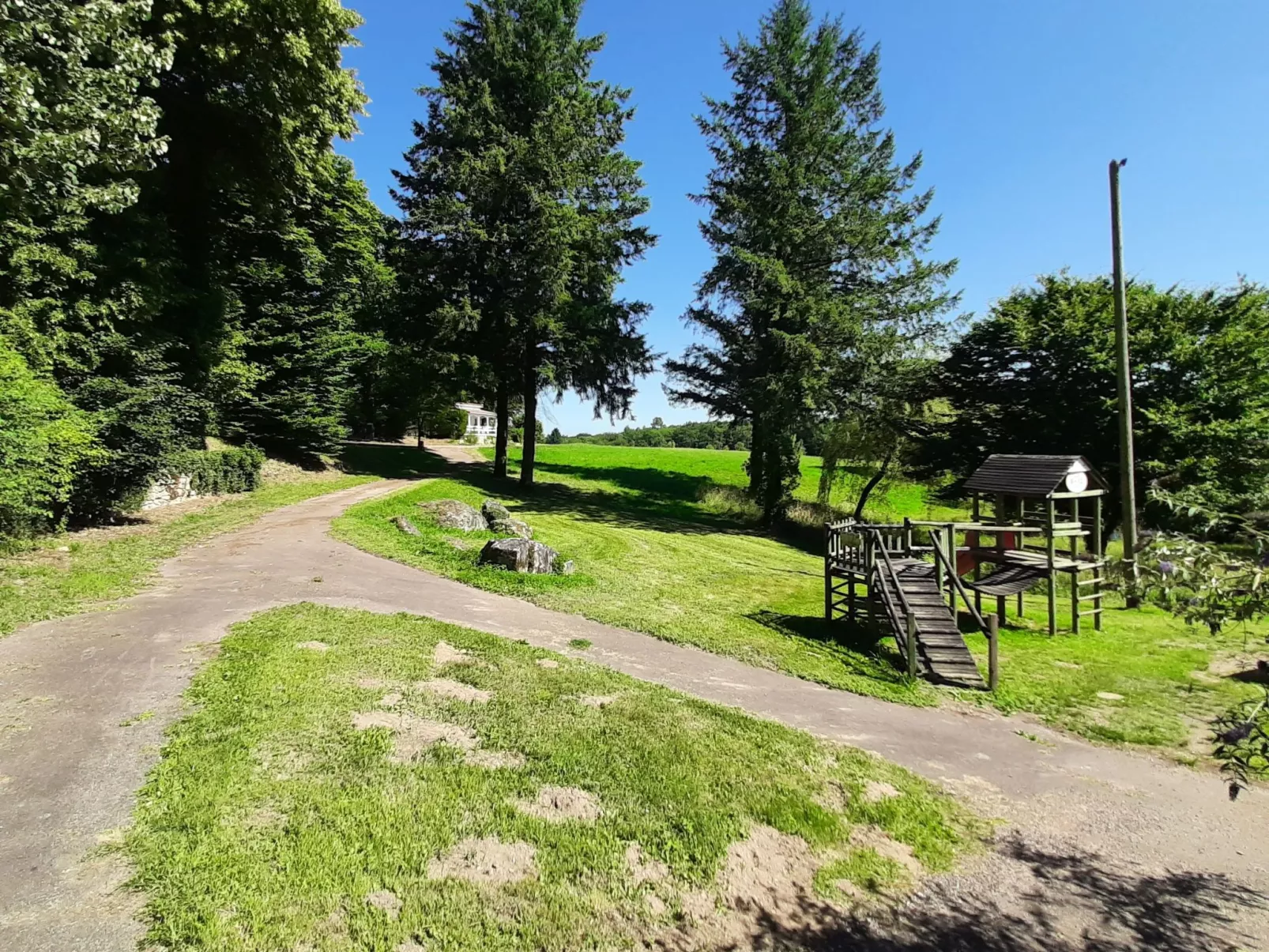 Chalet B10 Yemanisi in der Dordogne-Image-tags.info