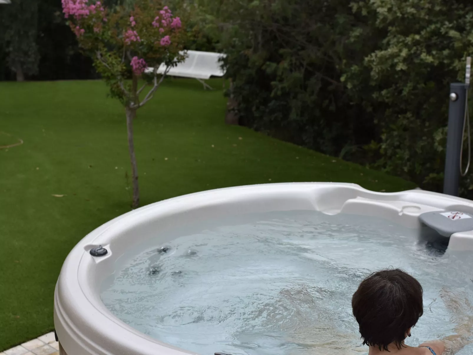 Freistehendes Haus mit großer Terrasse und Panoramablick auf die Landschaft-Buiten