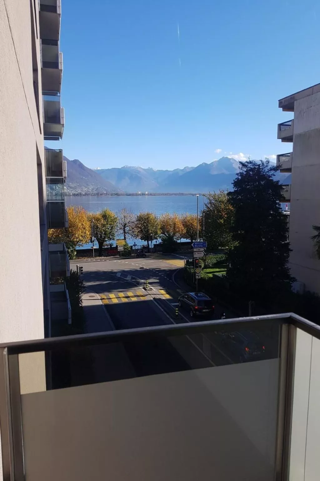 Residenza Vivian - Swan Lake Suite Apt. 304-Buiten