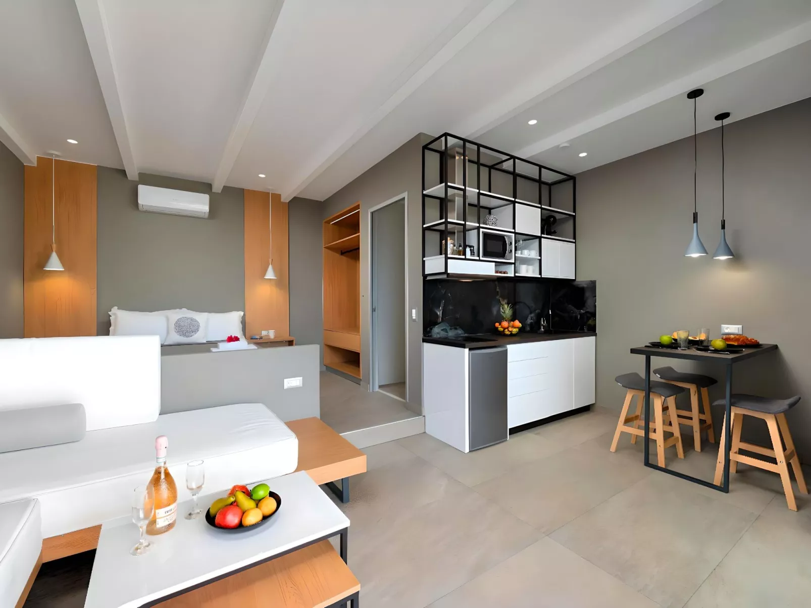 Canes Suite Privater Pool-Binnen