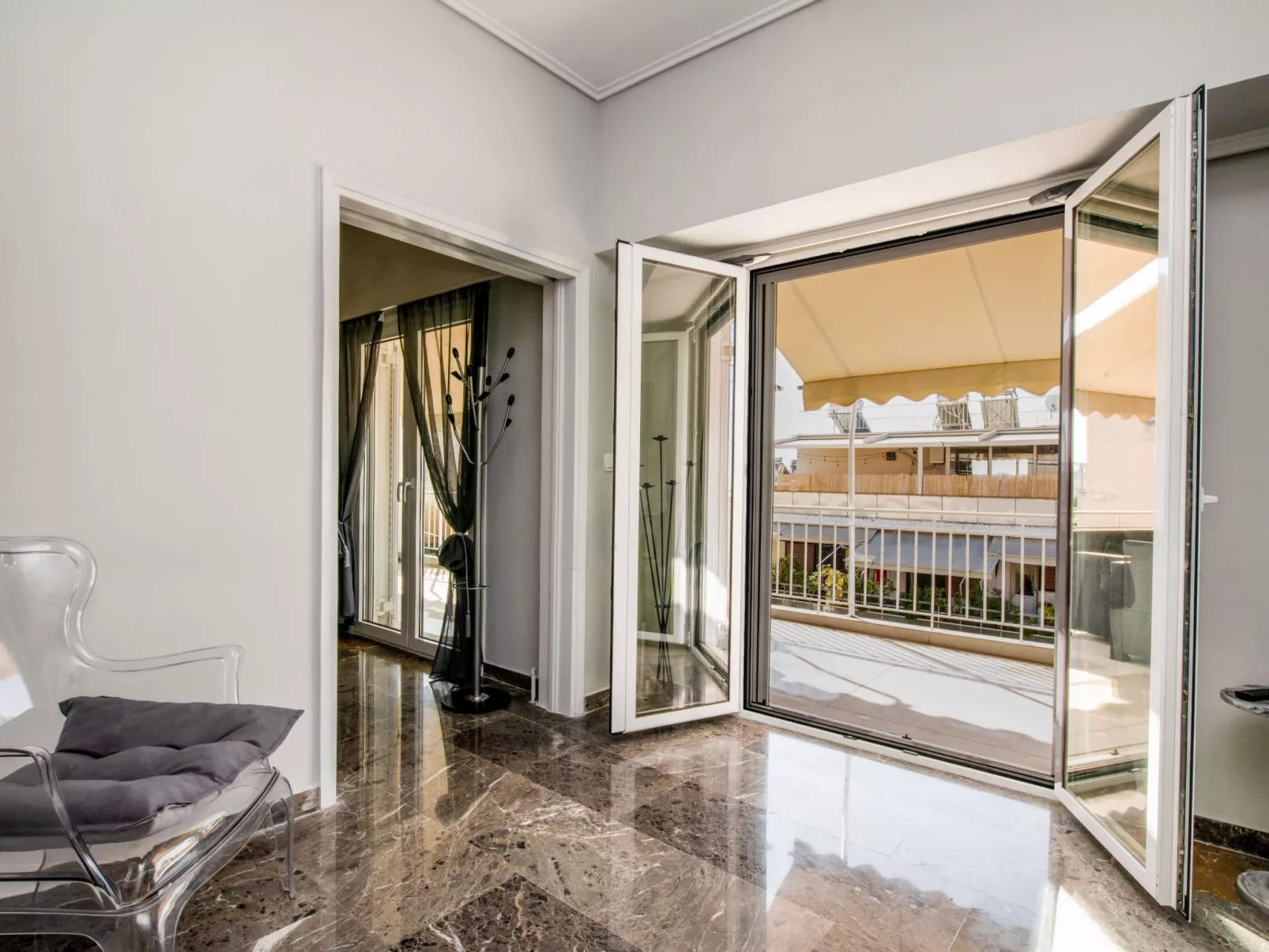 Athen von unserem Haus aus, wenige Schritte von der Akropolis entfernt-Binnen