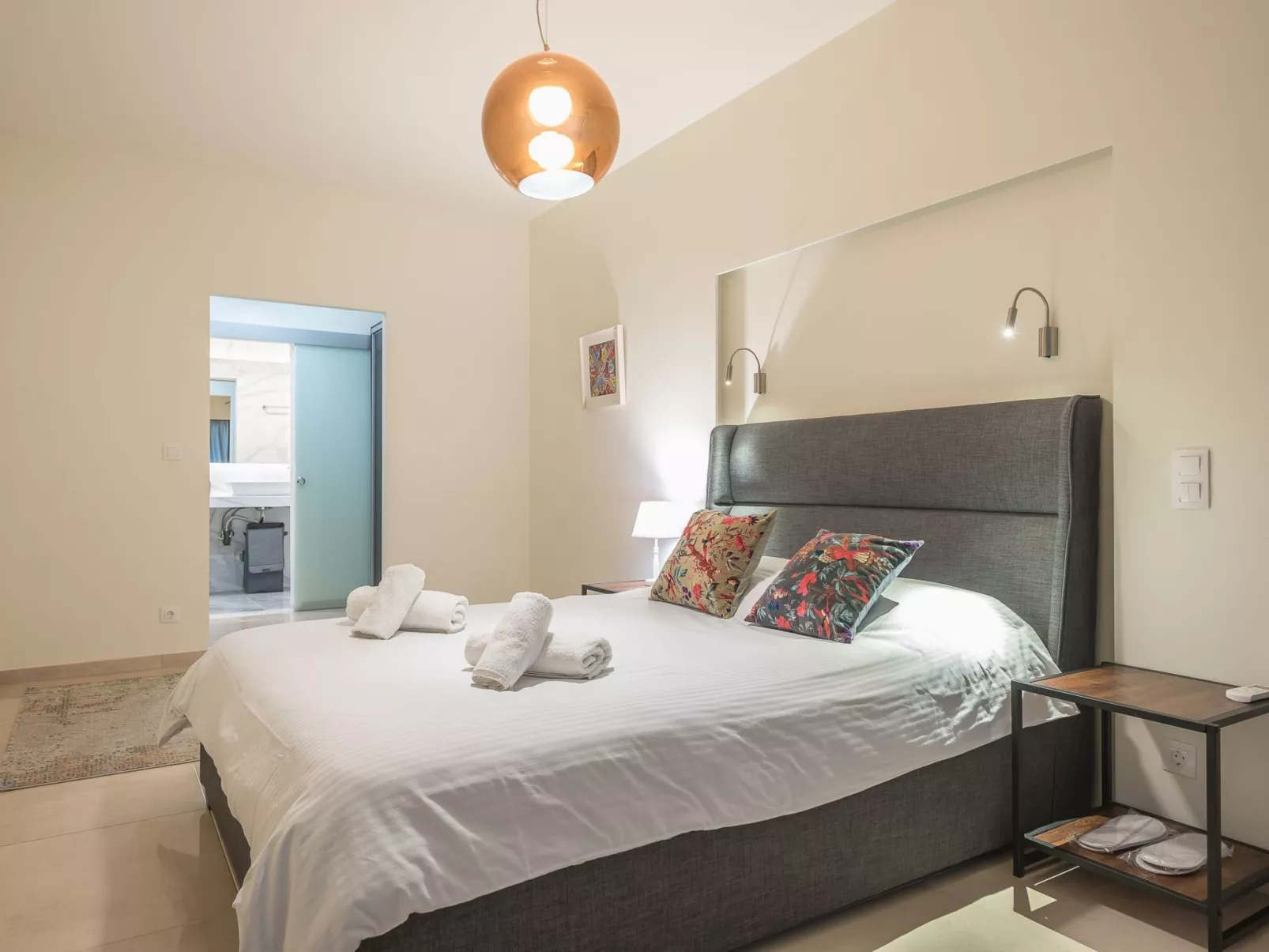 Stilvolle 2 Schlafzimmer, nur wenige Schritte von Fokionos Negri-Binnen