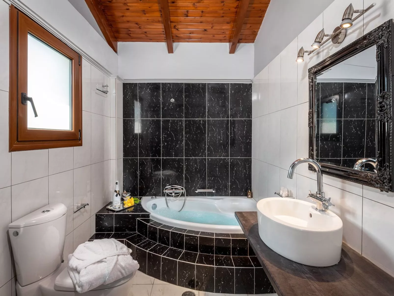 Mit Privatpool für 20 Personen in Ialysos, Dodekanes-Binnen