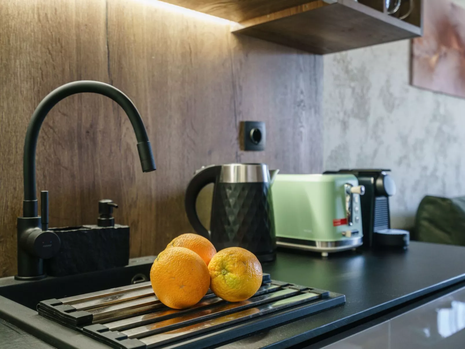 Neue Charavgi Suite mit Jacuzzi, 40m vom Strand entfernt-Image-tags.info