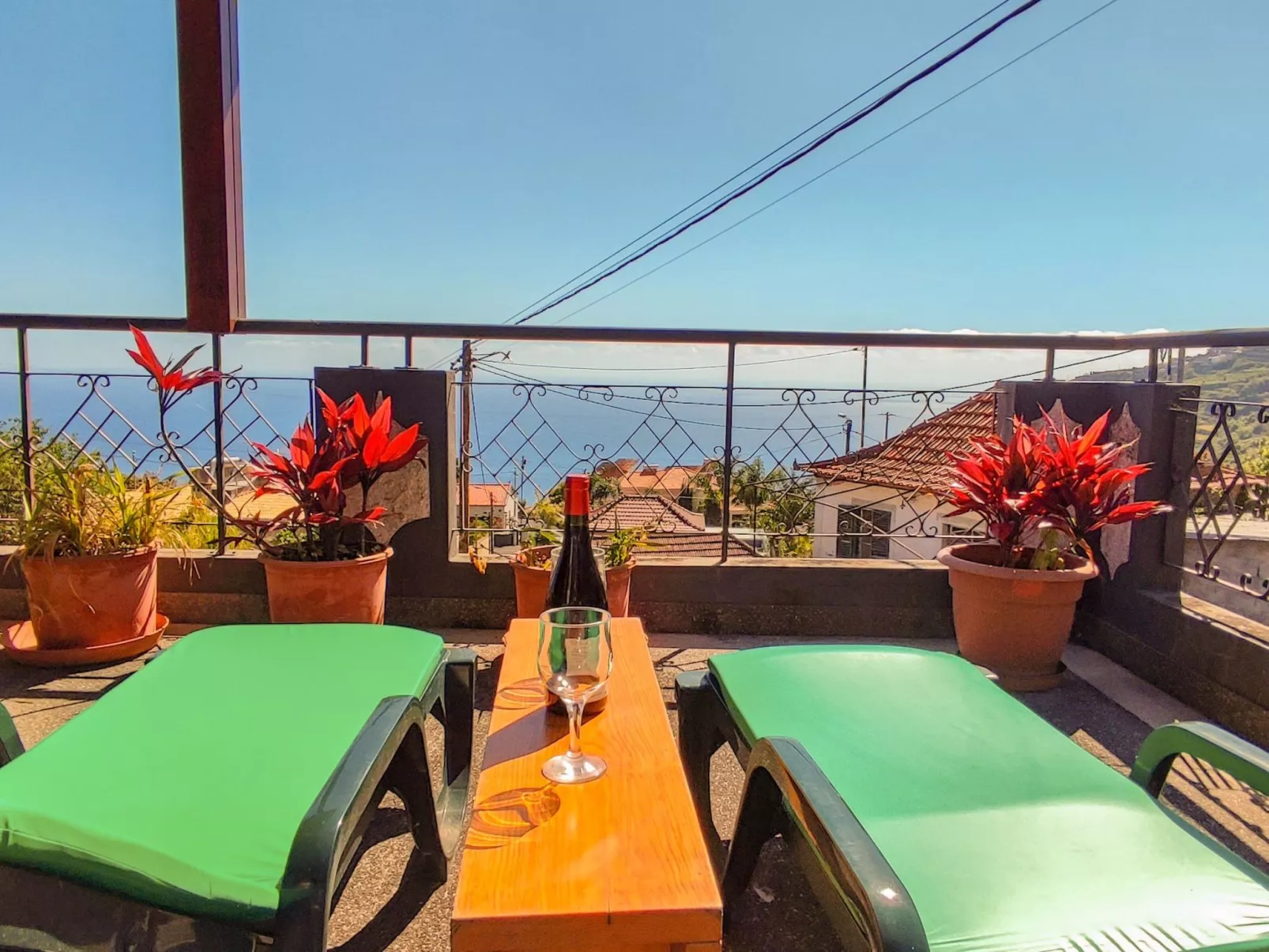 Die lustige und entspannende Wohnung mit Terrasse und Aussicht-Image-tags.info